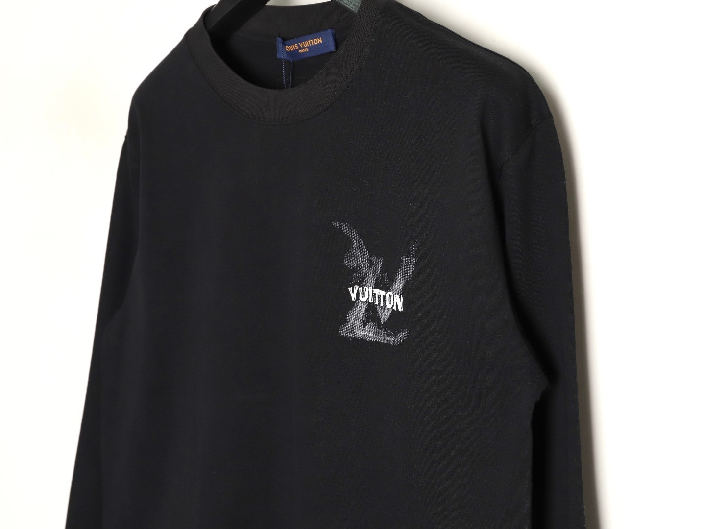 l0*is V*t0n long-sleeved t-shirt
