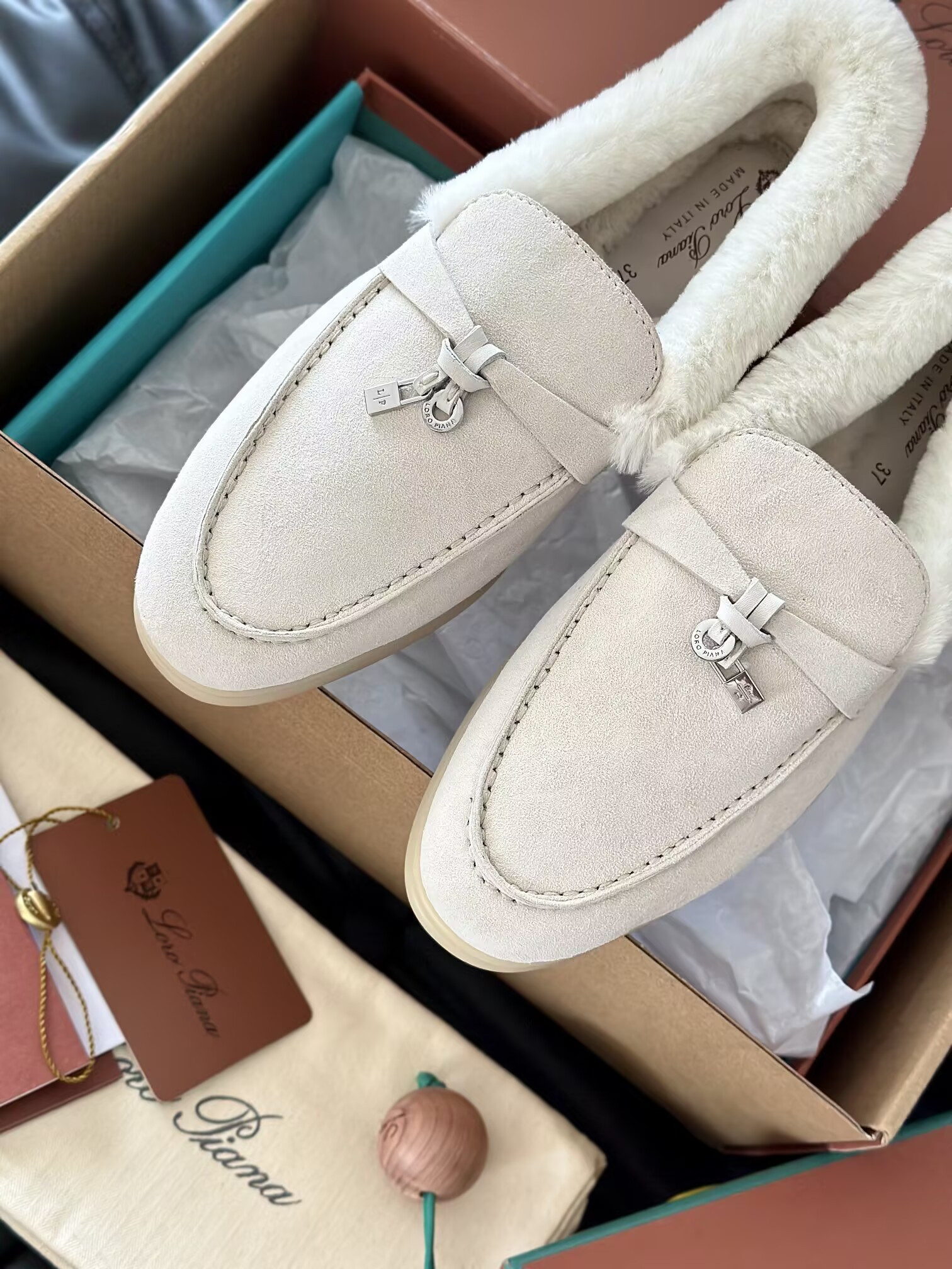 ua L**o p*ana summer charms walk loafers