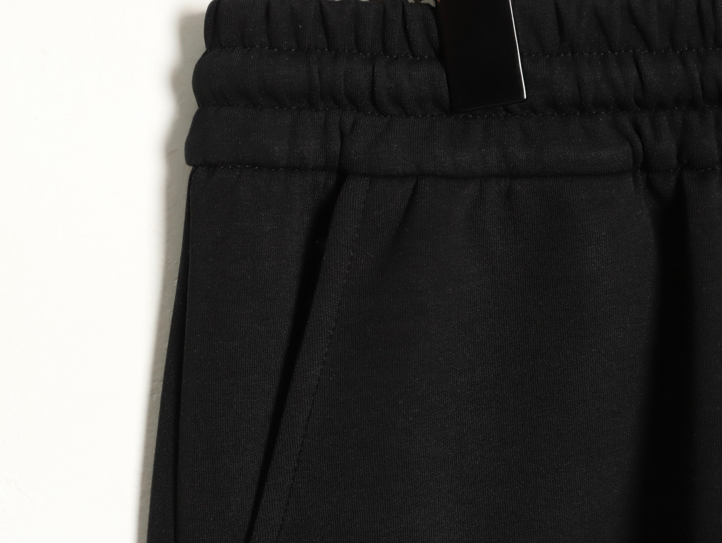 G*u*i shorts