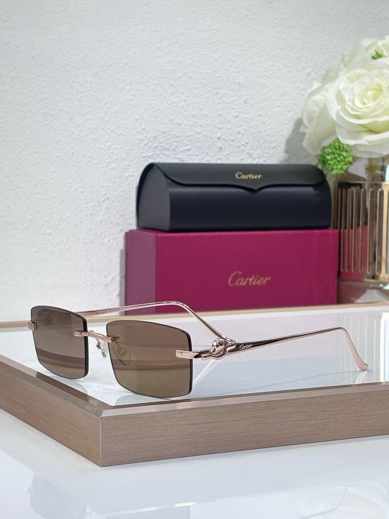 Ca*t*er glasses