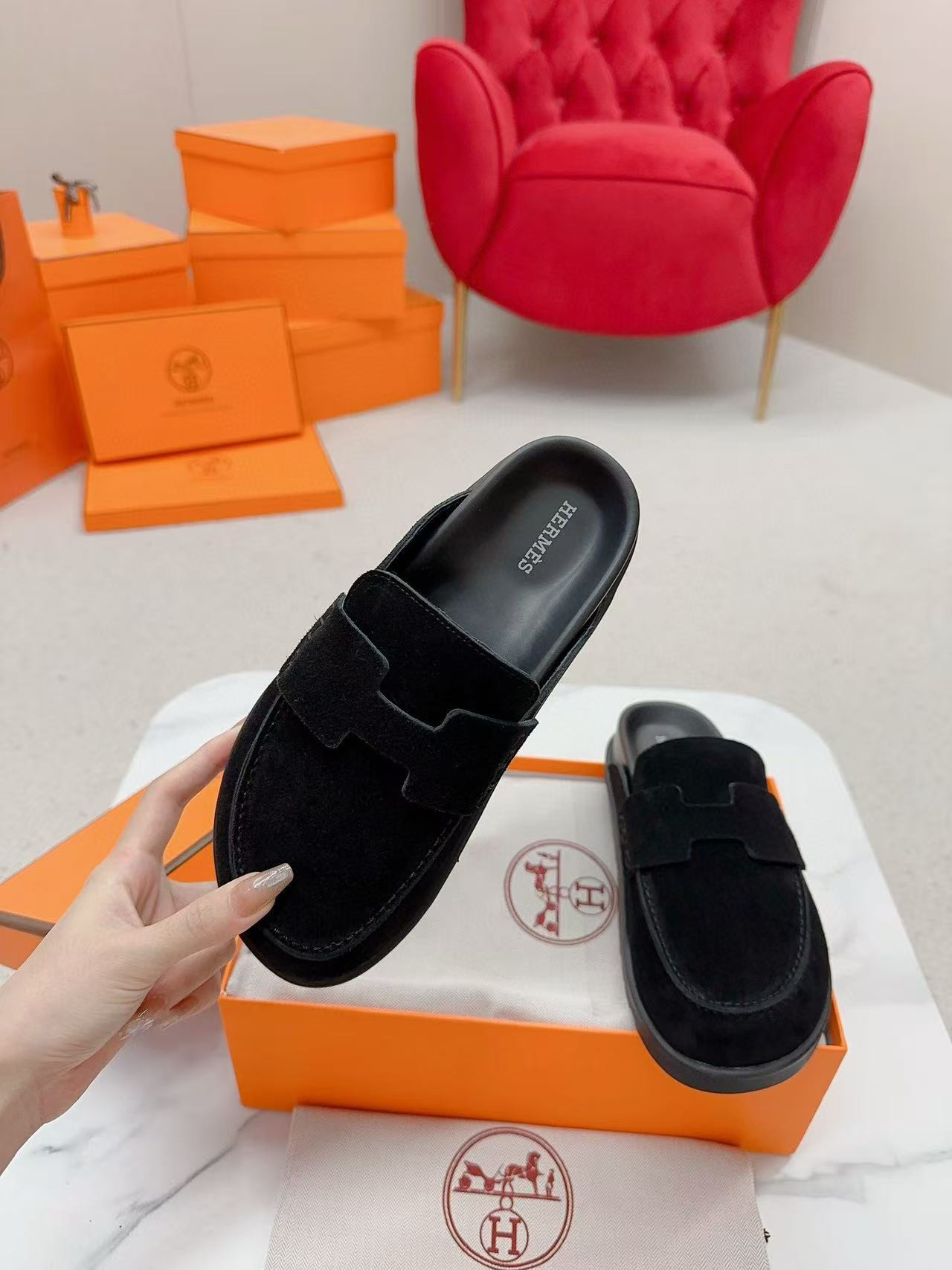 ua H**me5 slippers