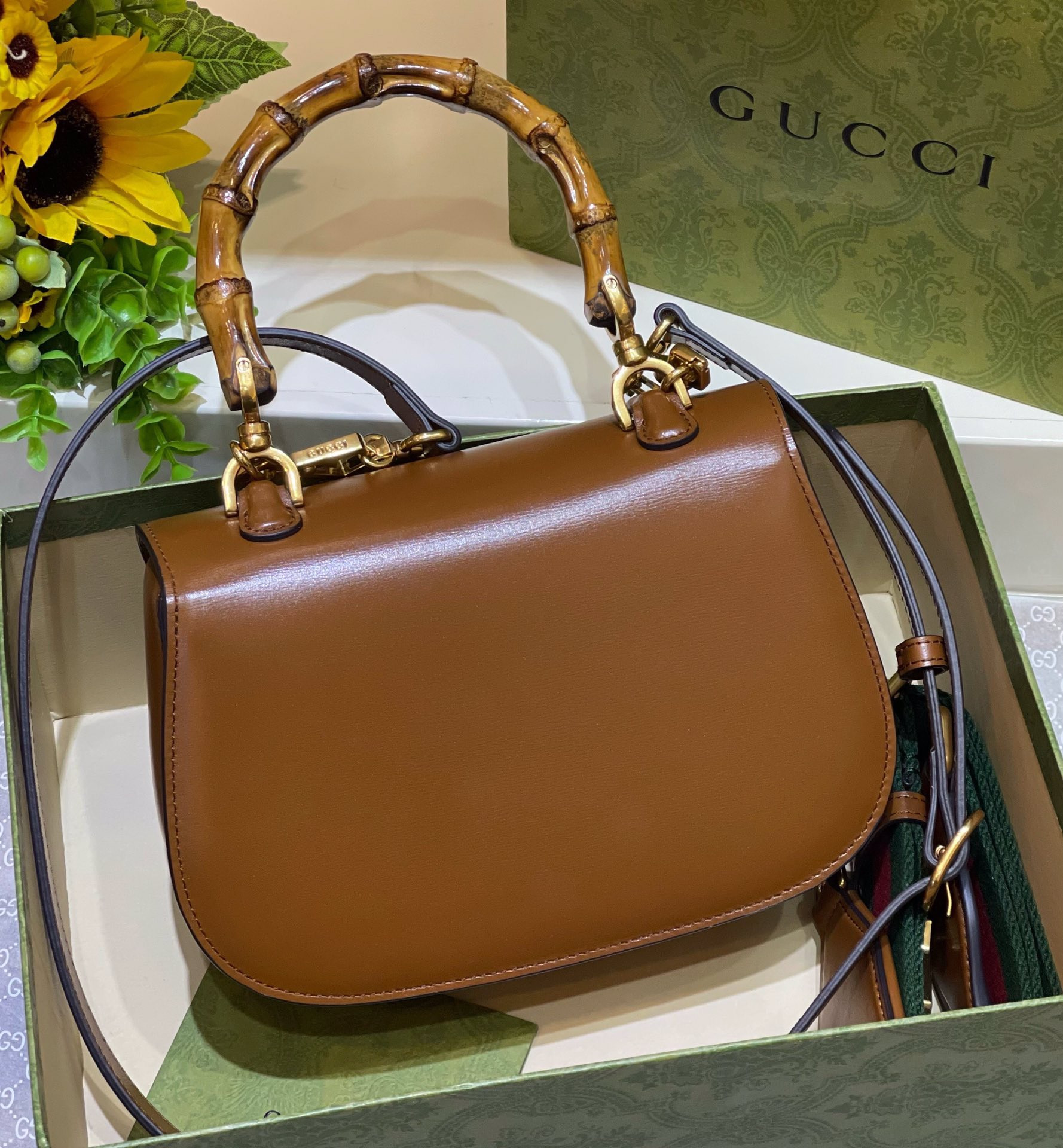 G*u*i small bamboo tote