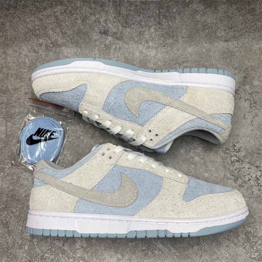 NIKE WMNS DUNK LOW