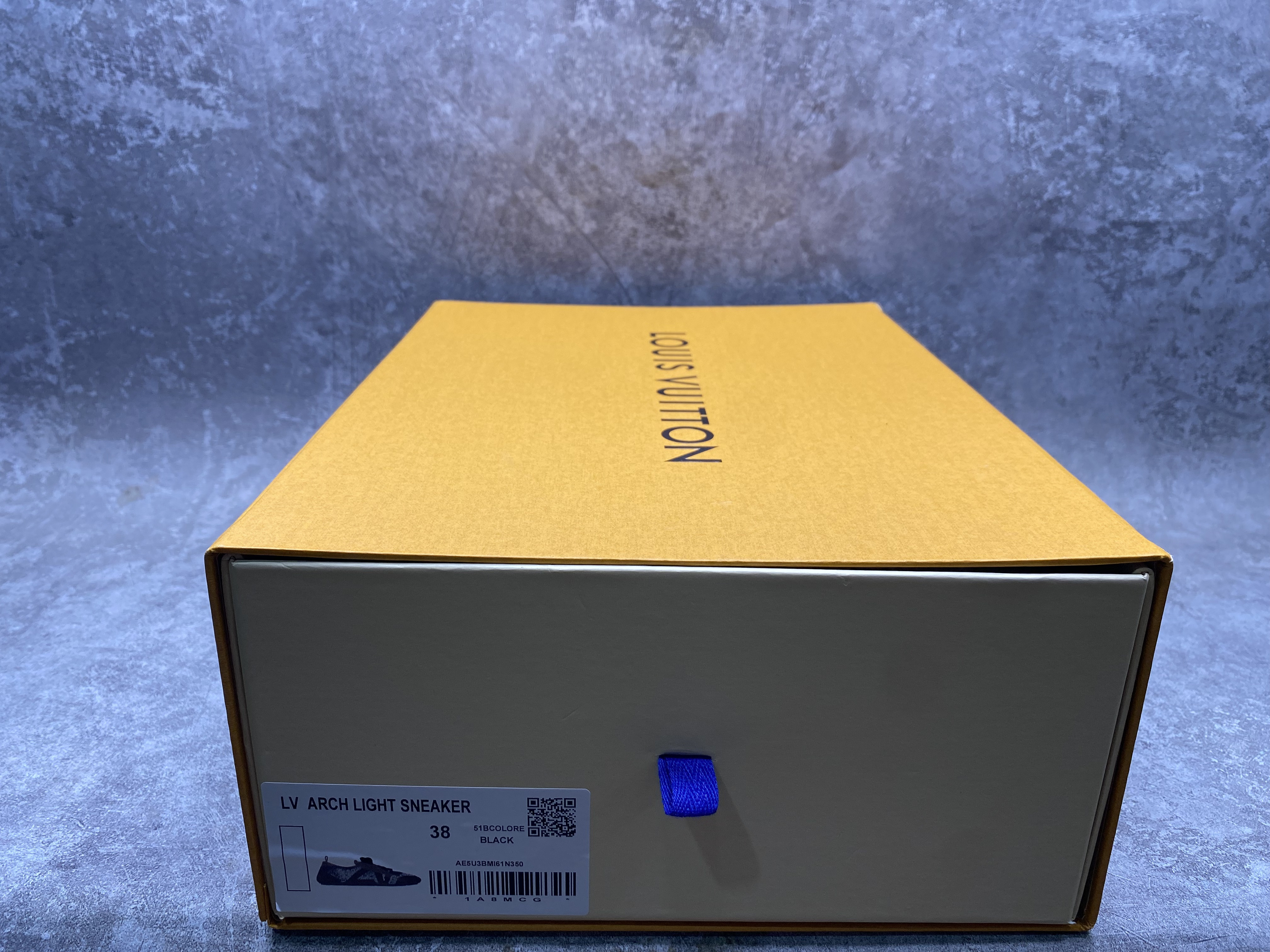 UA LV Sneaker