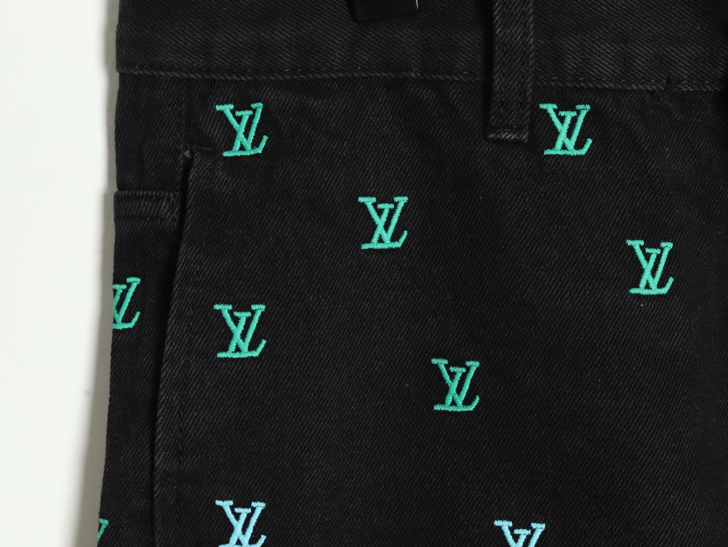 l0*is V*t0n lv shorts