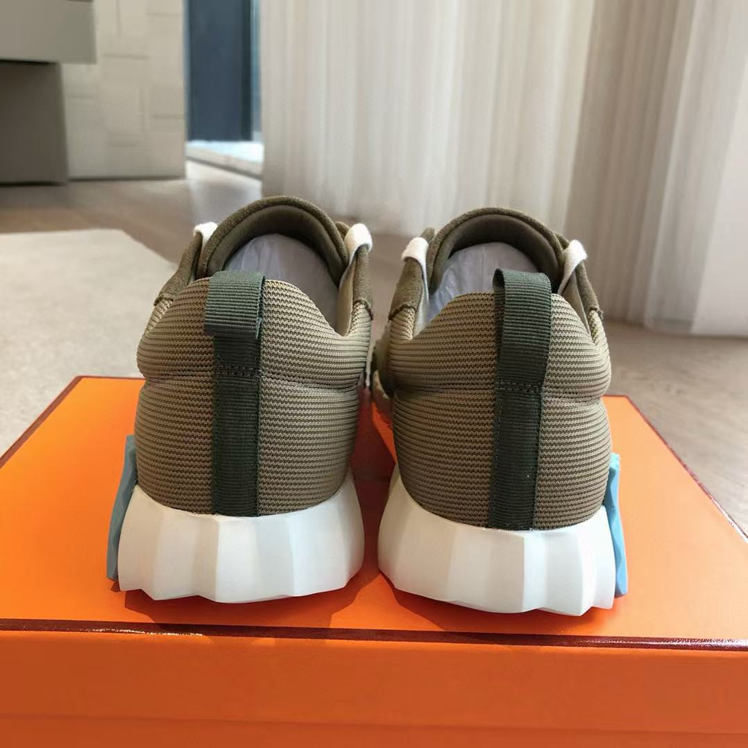ua H**me5 bouncing sneaker