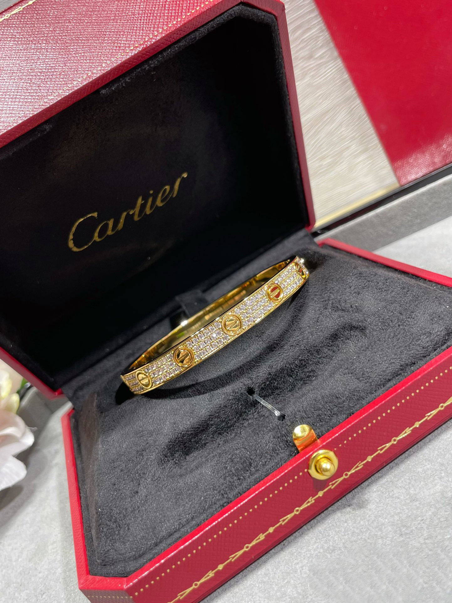 ca*t*er wide Di*m*nd star bracelet