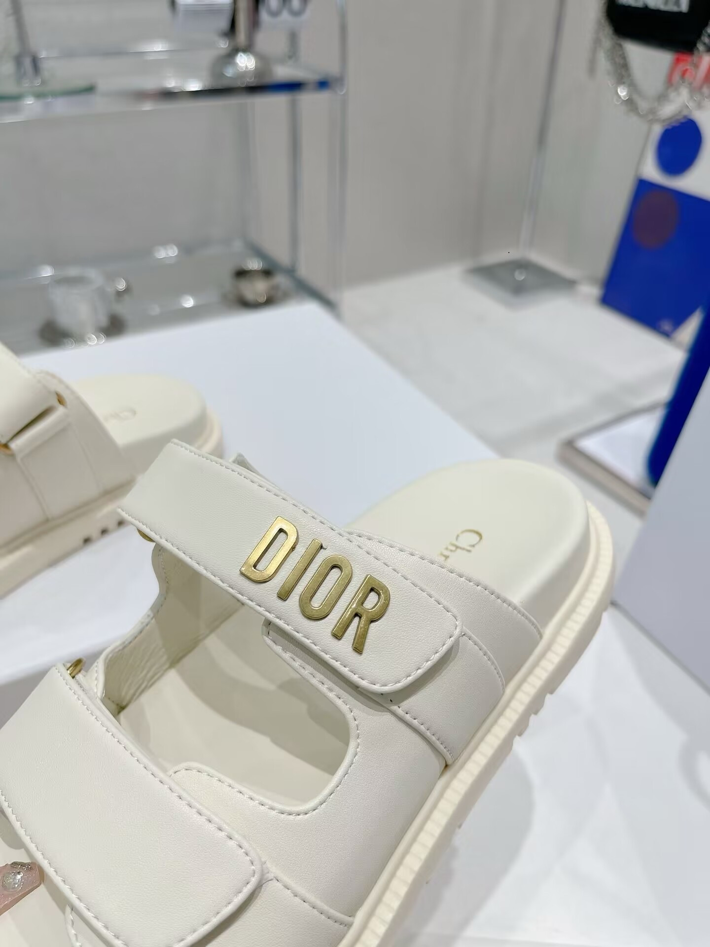 ua D*or D*oract sandal white