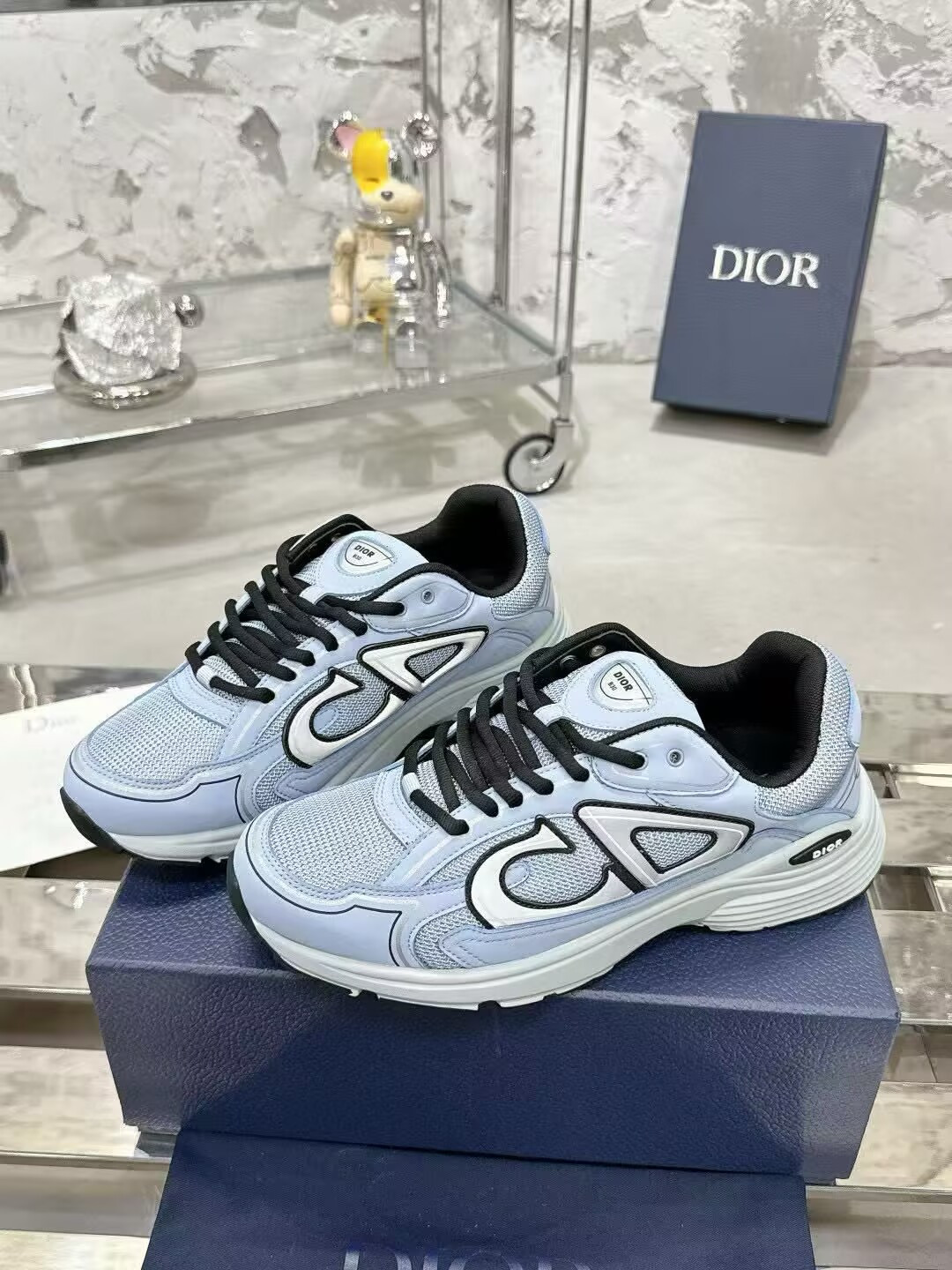 ua D*or b30