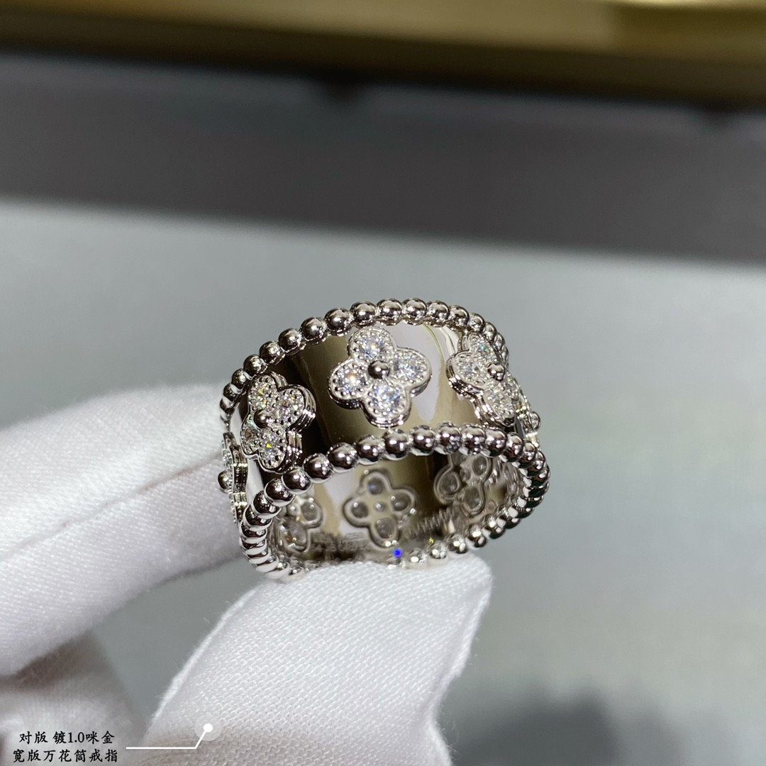 V*N CL*F & arpels wide kaleidoscope ring