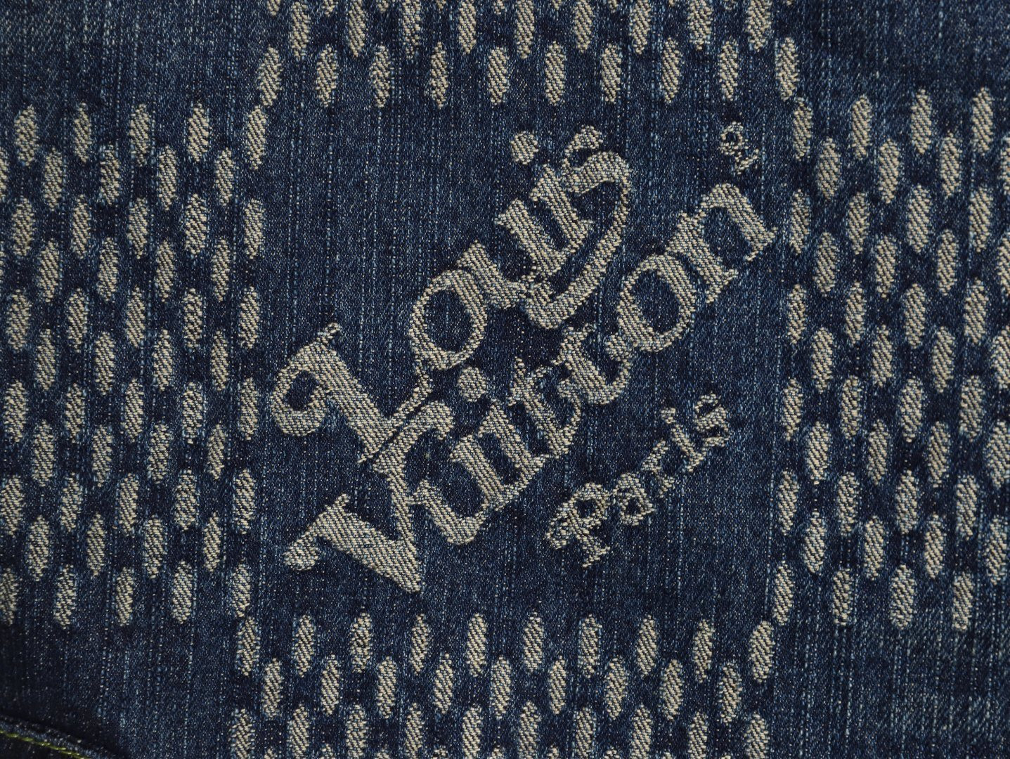 l0*is V*t0n denim jacket