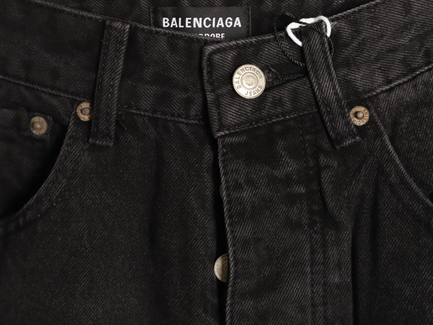 Ba*len*cia*ga jeans