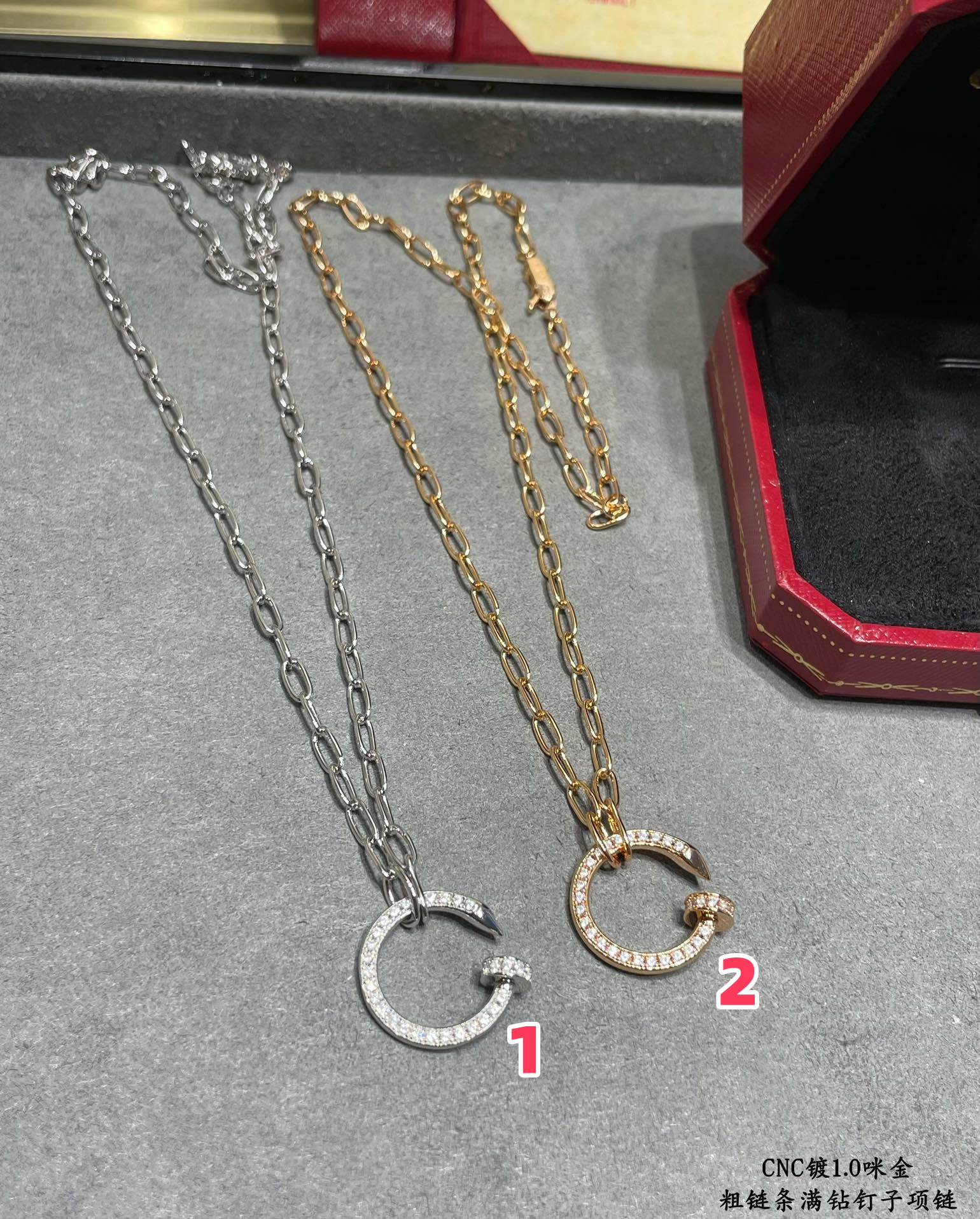ca*t*er thick chain full of Di*m*nd nail necklace