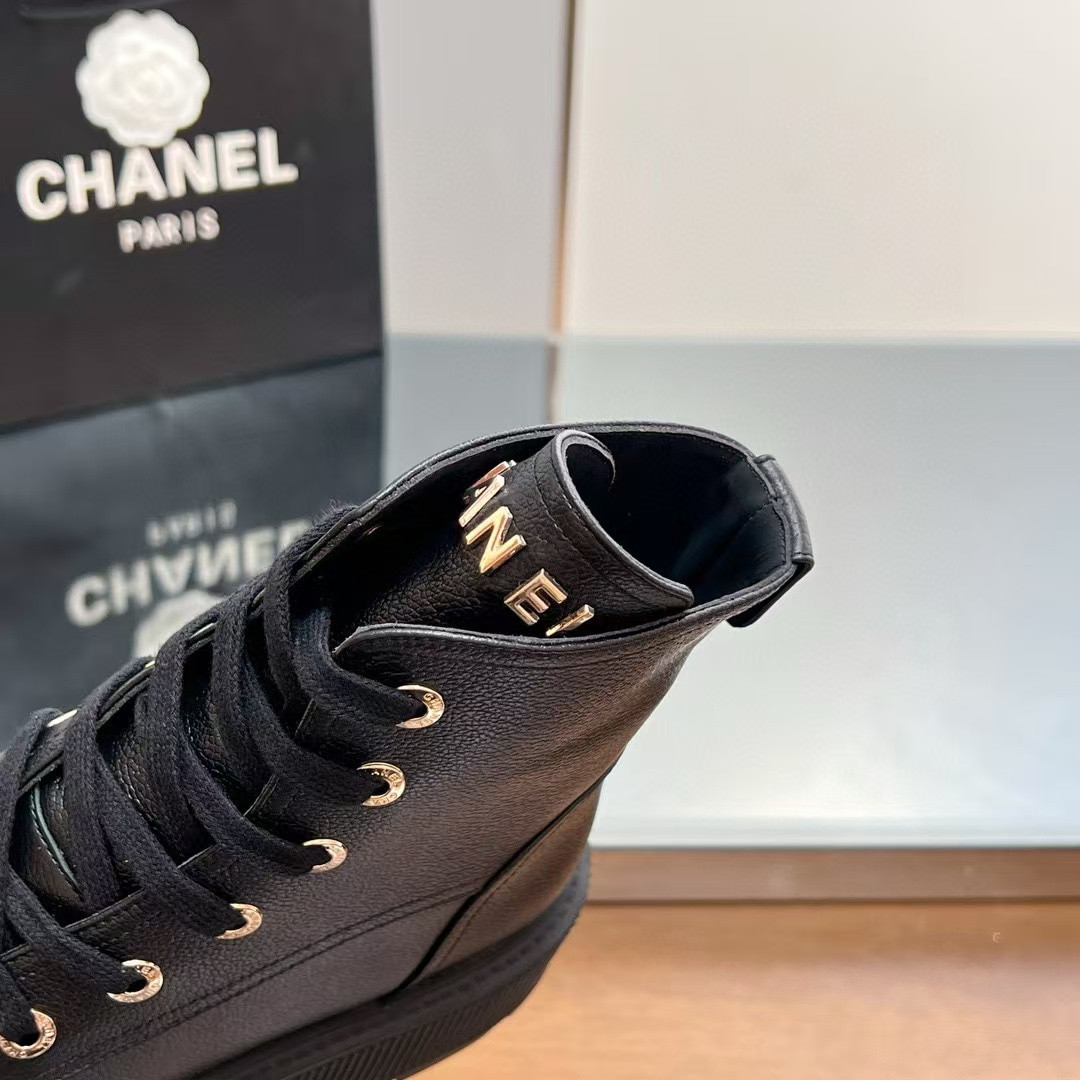 ua Ch*el boots