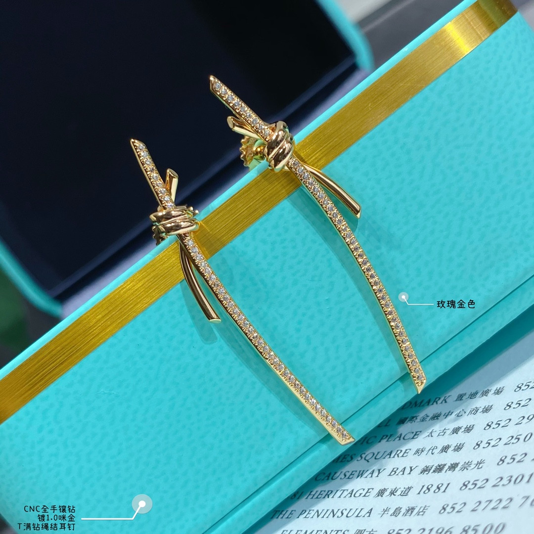t*f*ny & co. full Di*m*nd knot stud earrings