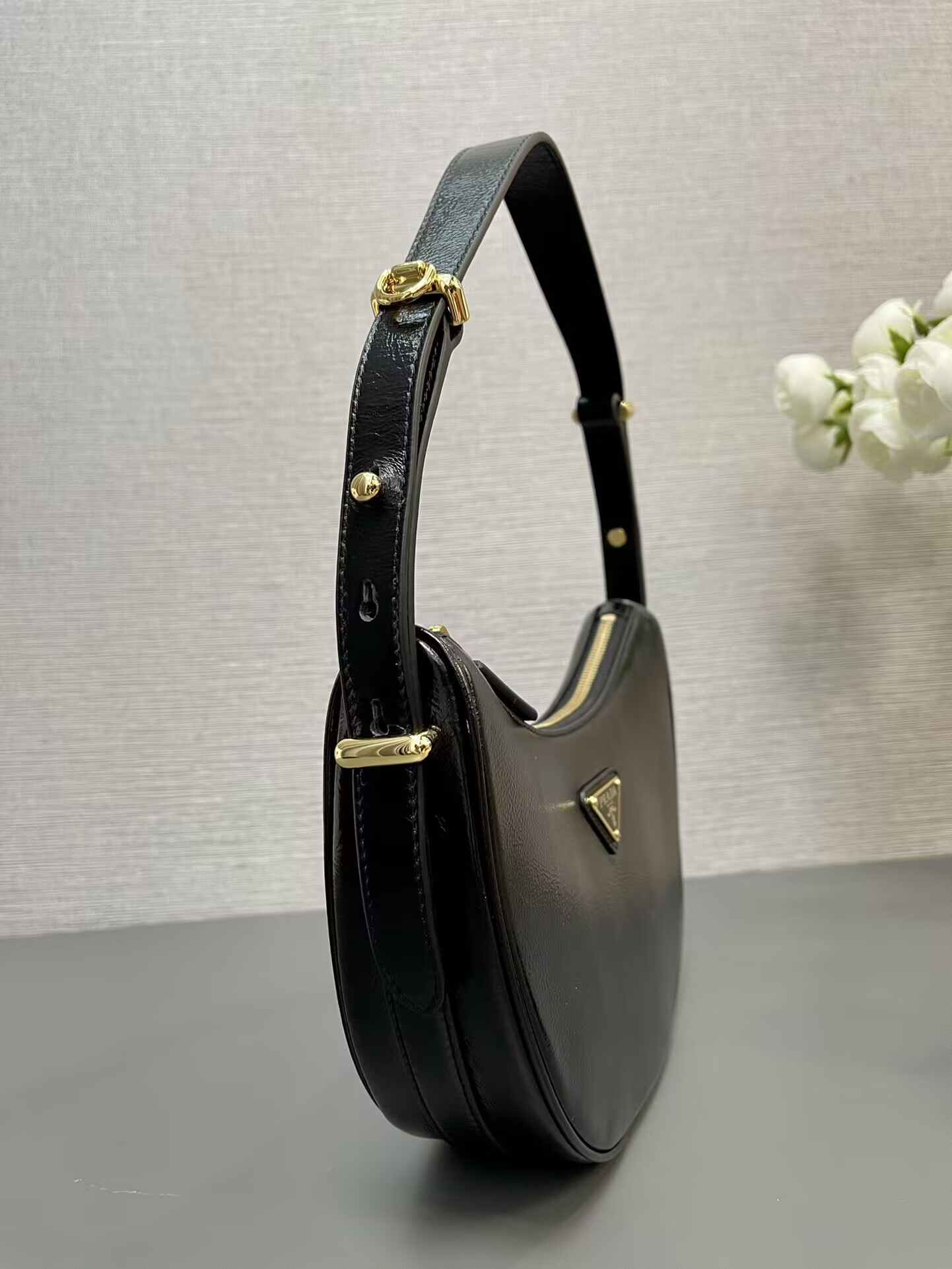 Pra*a arqué shoulder bag 22.5x18.5x6.5cm