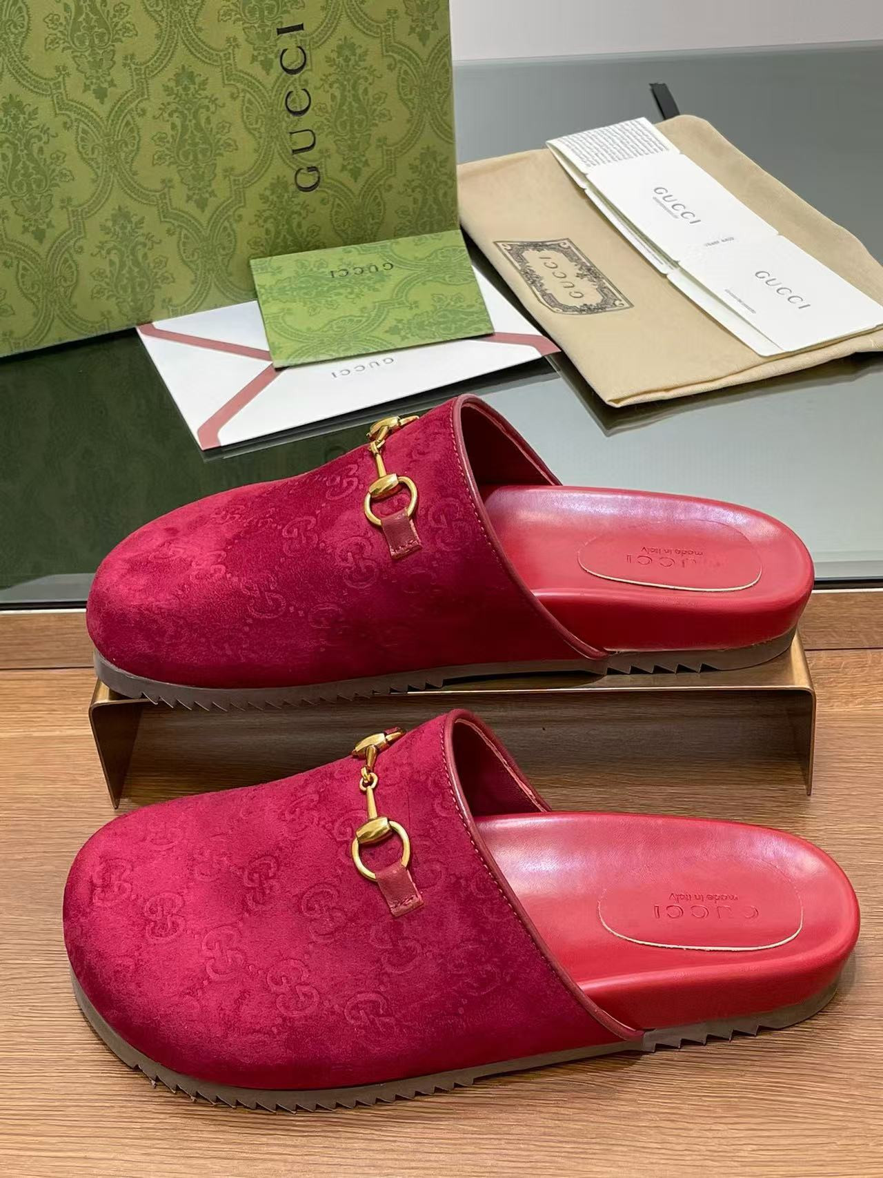 ua G*u*i slippers