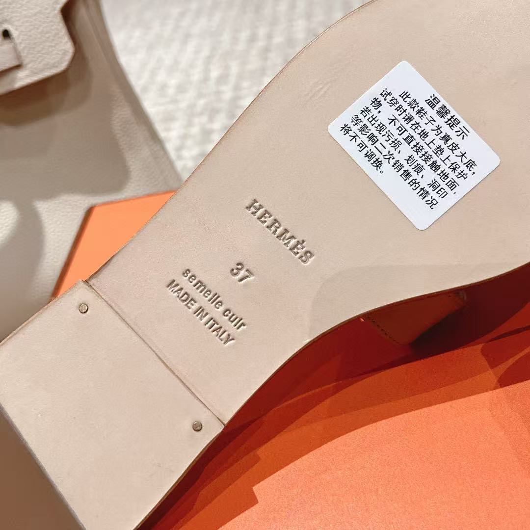 ua H**me5 oran sandal