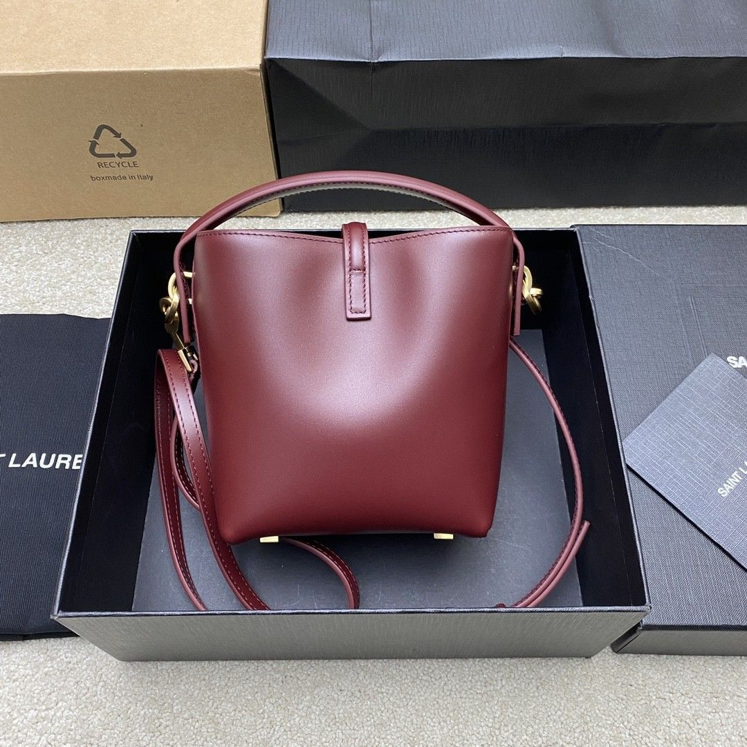 Y*L le 37 mini (shiny leather) 15x13x6cm