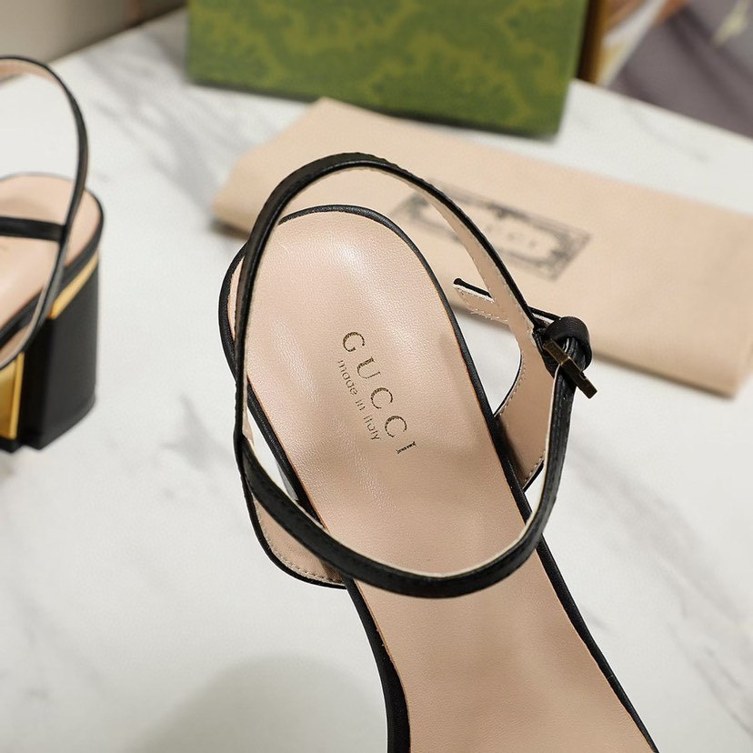 ua G*u*i mid-heel sandal