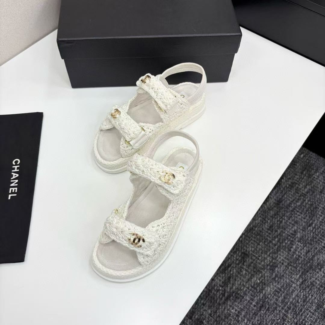 ua Ch*el sandals