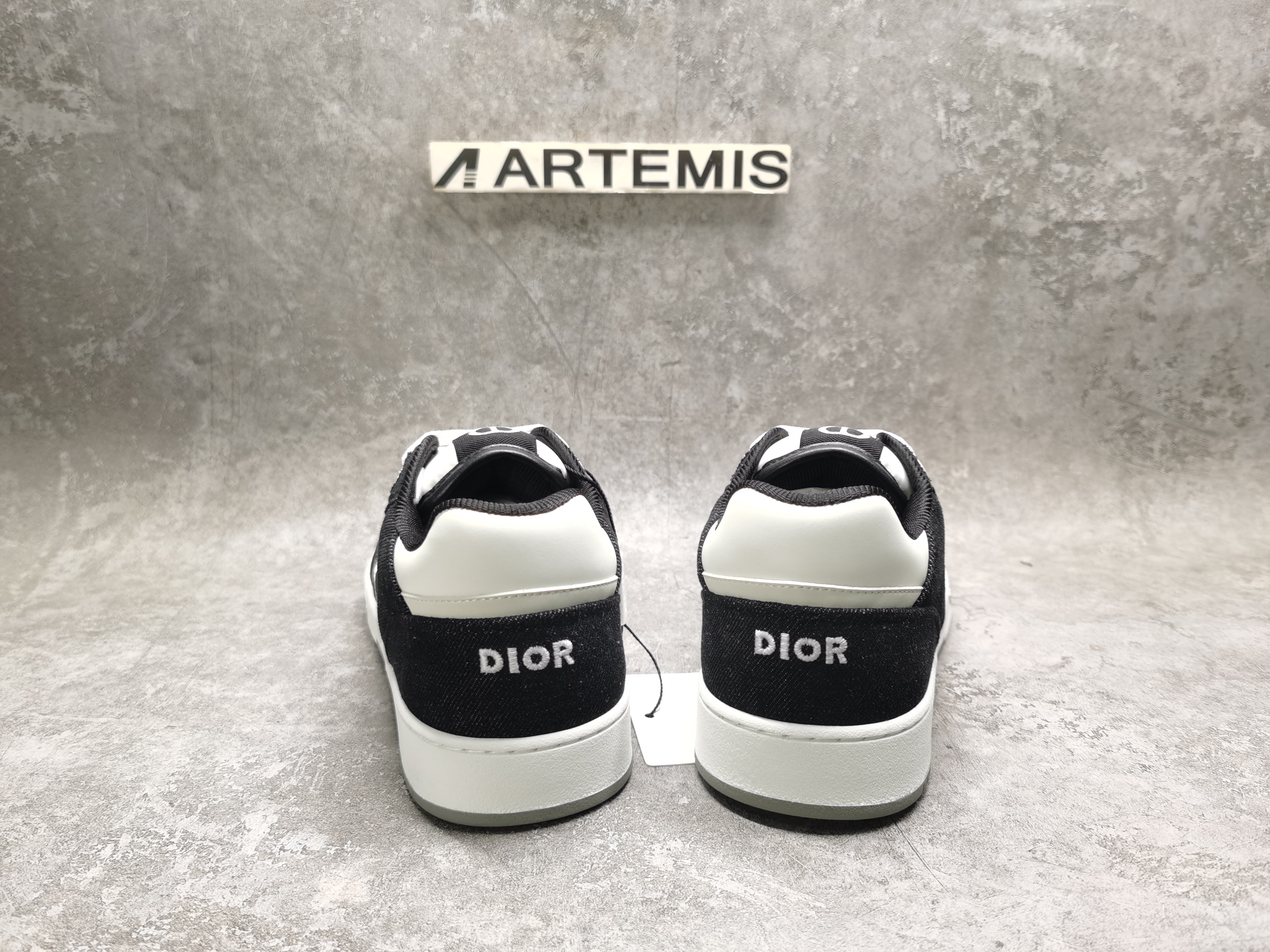 ua D*or b27 sneaker