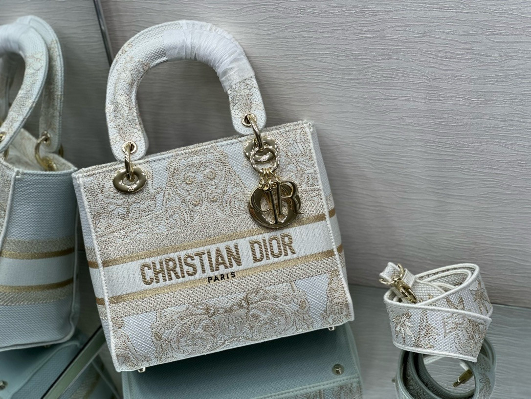 medium D*or lady d-lite bag  24 x 20 x 11 cm