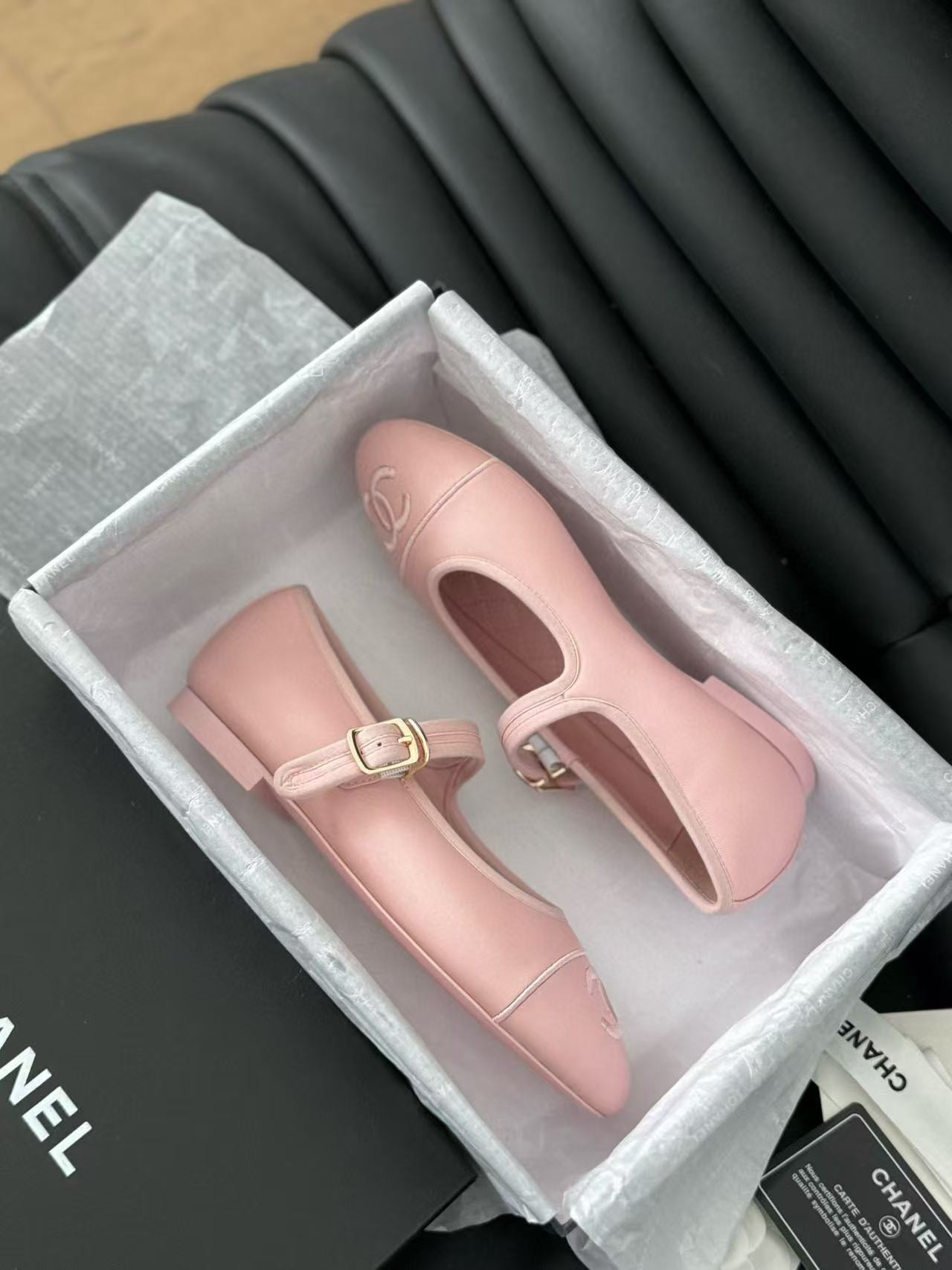 ua Ch*el ballet flats