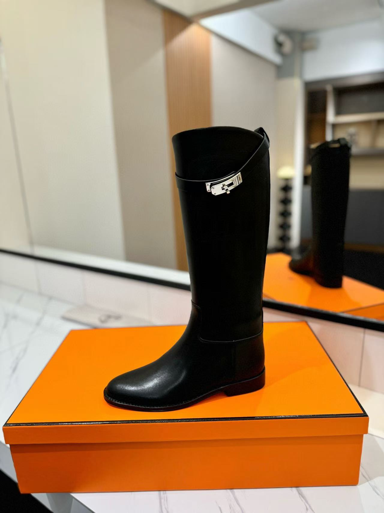 ua H**me5 jumping boots