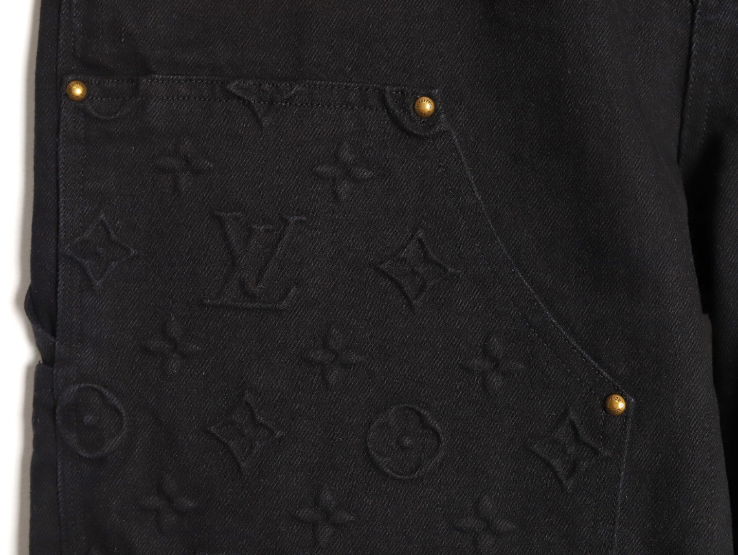 l0*is V*t0n lv shorts
