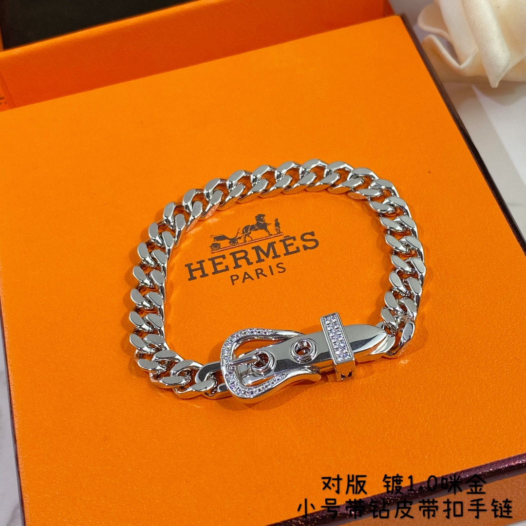 H**me5 small di*m*nd-encrusted belt bracelet