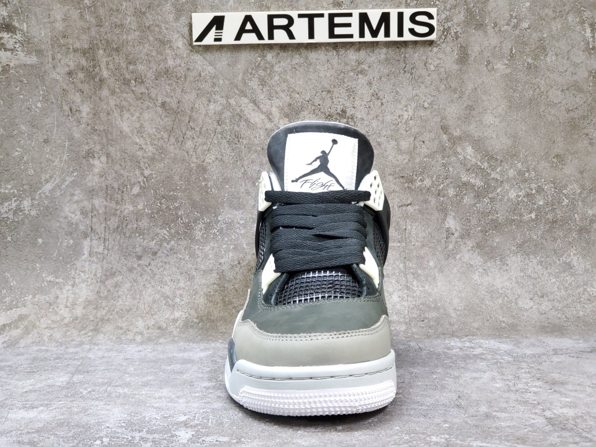 Air Jordan 4 Retro