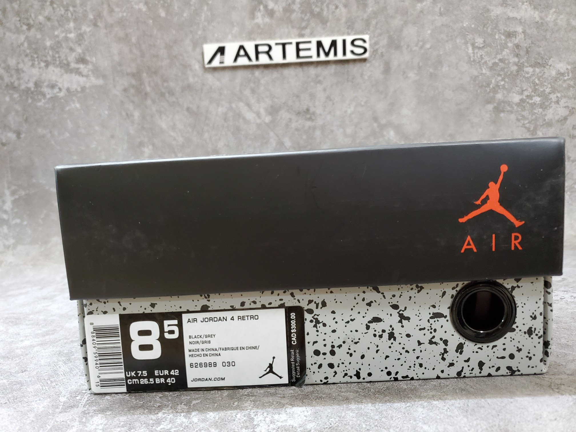 Air Jordan 4 Retro