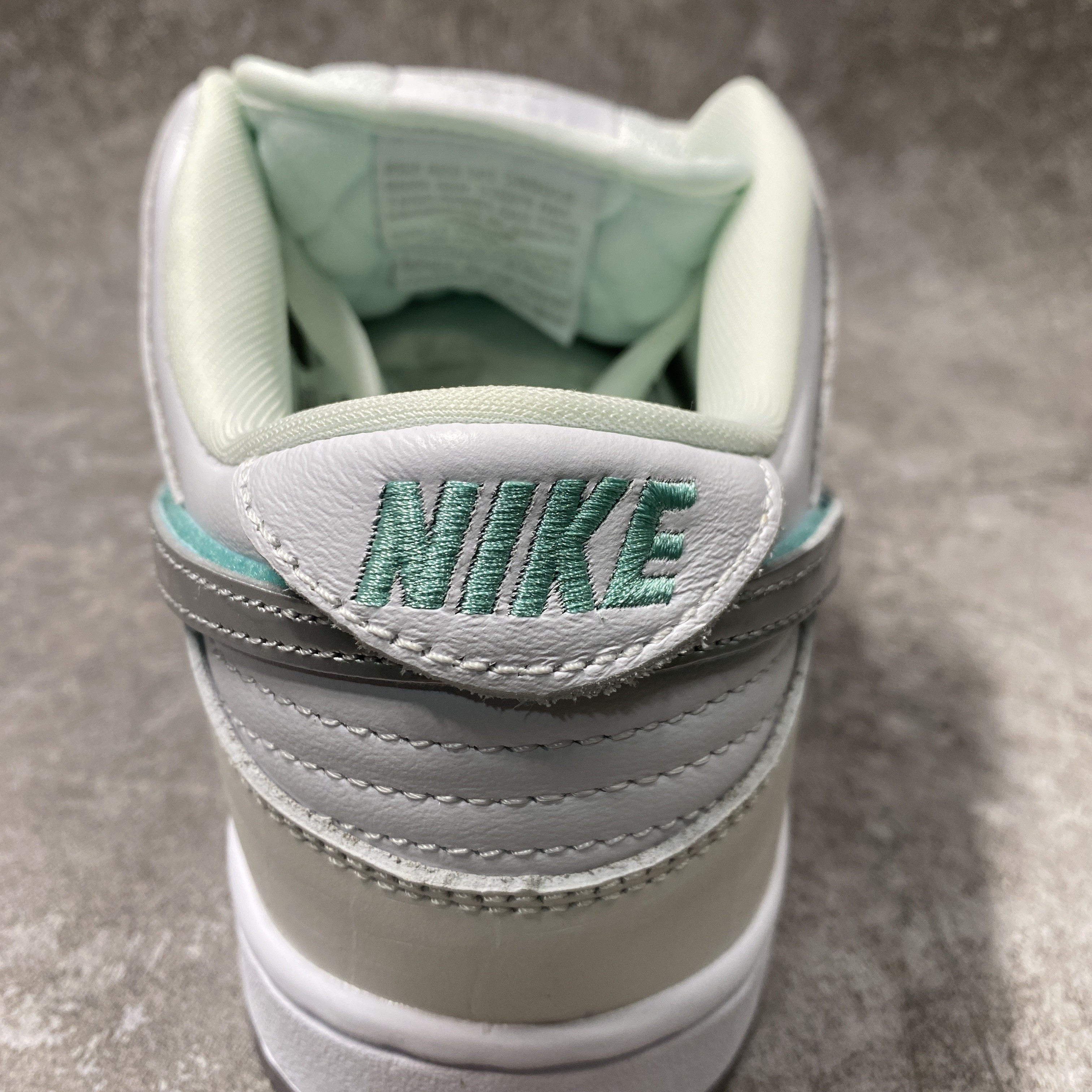 nike sb dunk low Di*m*nd s*pply co white Di*m*nd