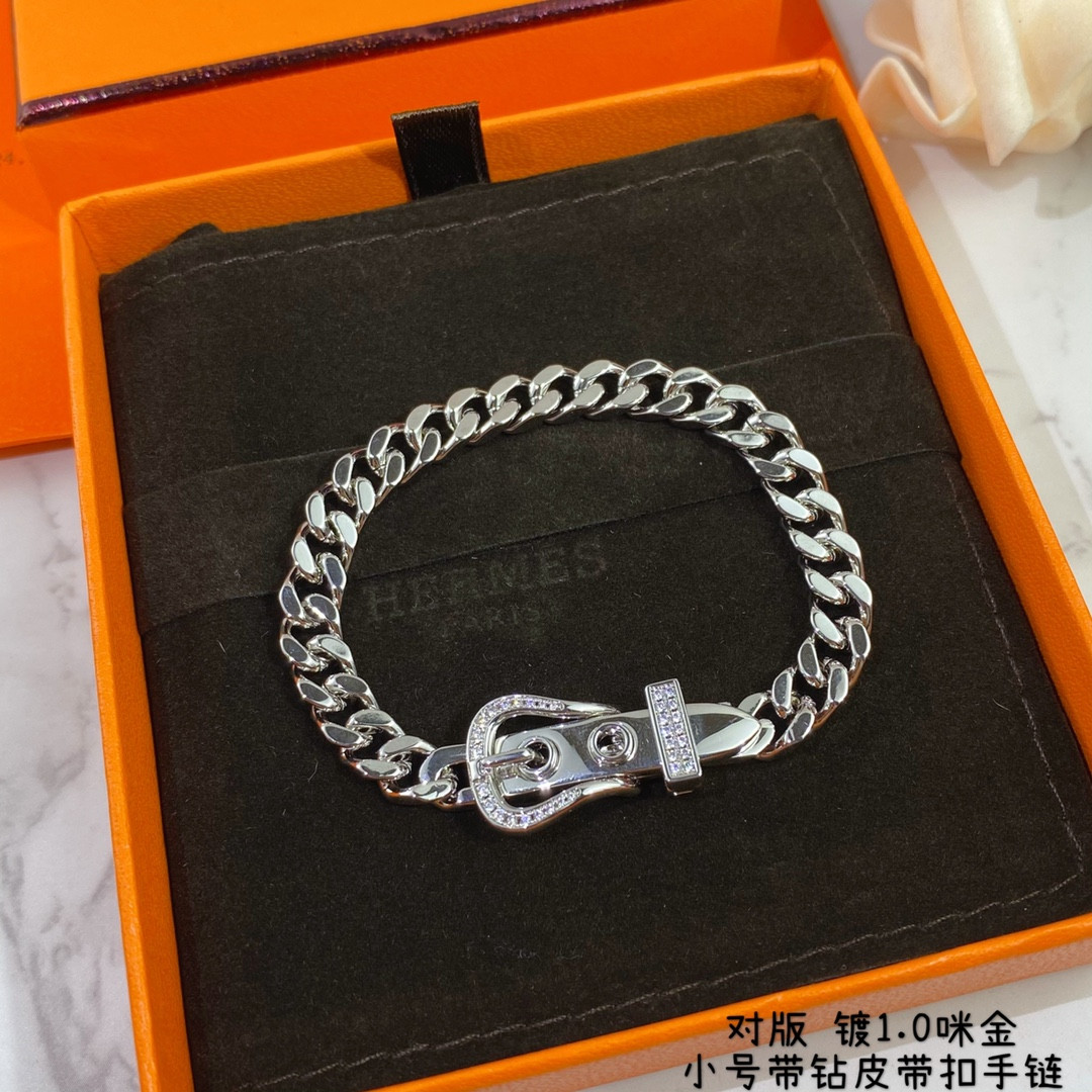 H**me5 small di*m*nd-encrusted belt bracelet