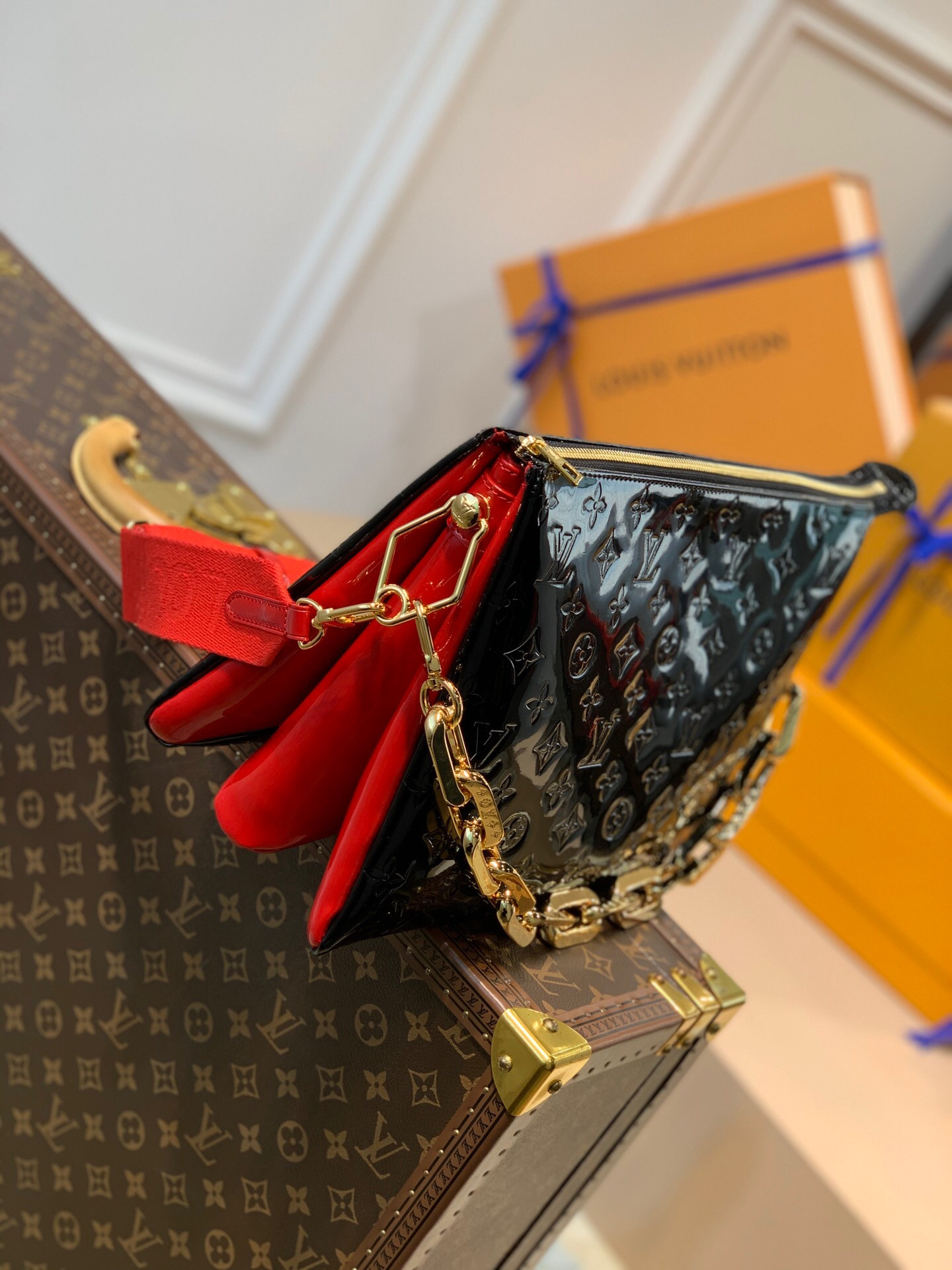 LV COUSSIN MM BALCK PATENT LEATHER M57783