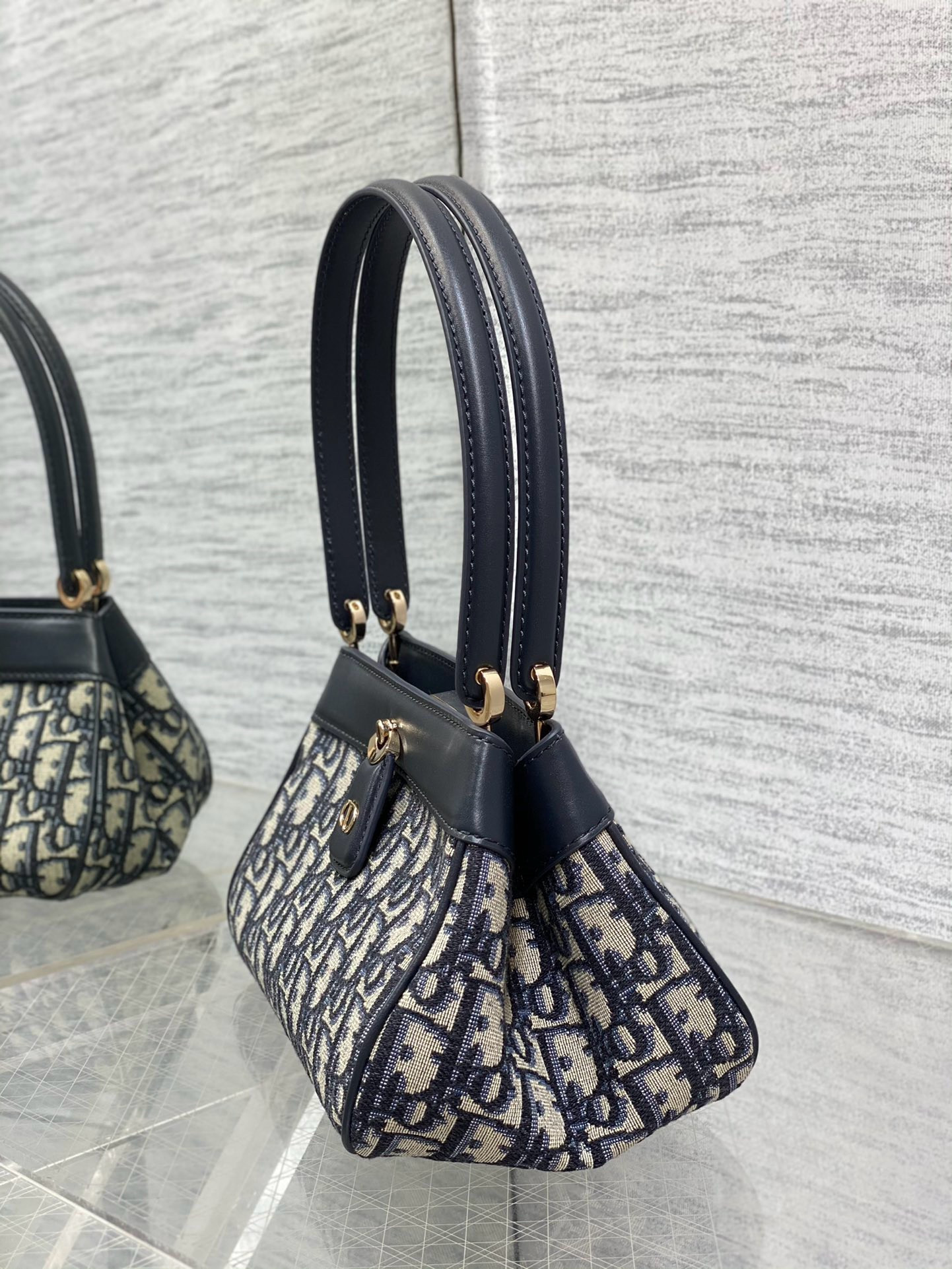 ch**an D*or small D*or key bag 8.5x5x4.5 in