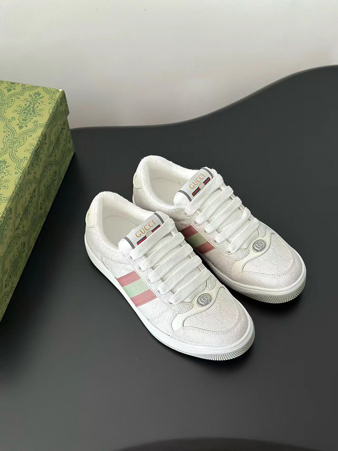 ua G*u*i screener sneaker