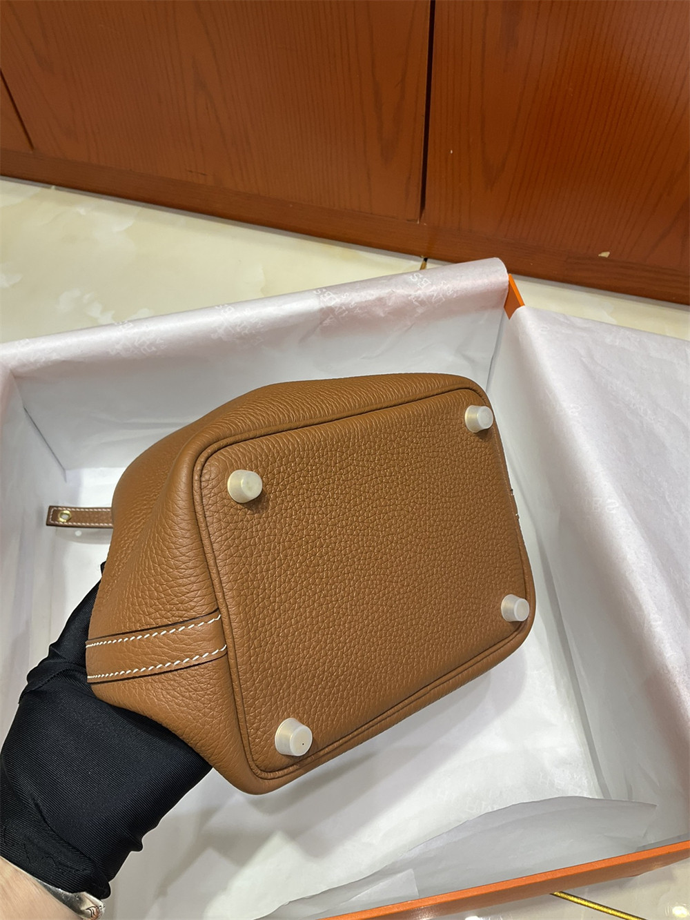 H**me5 picotin 18cm golden brown without original box