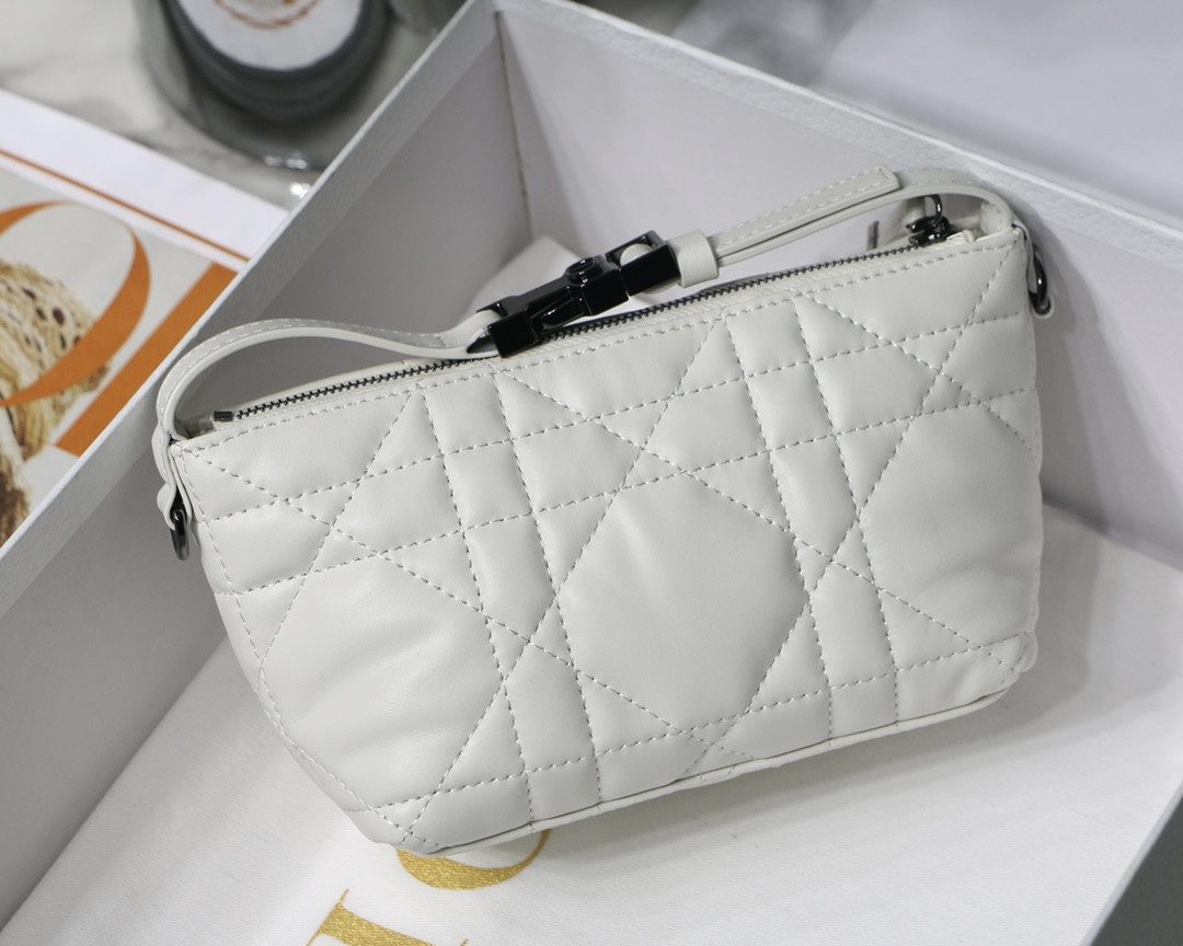 D*or travel nomad pouch white