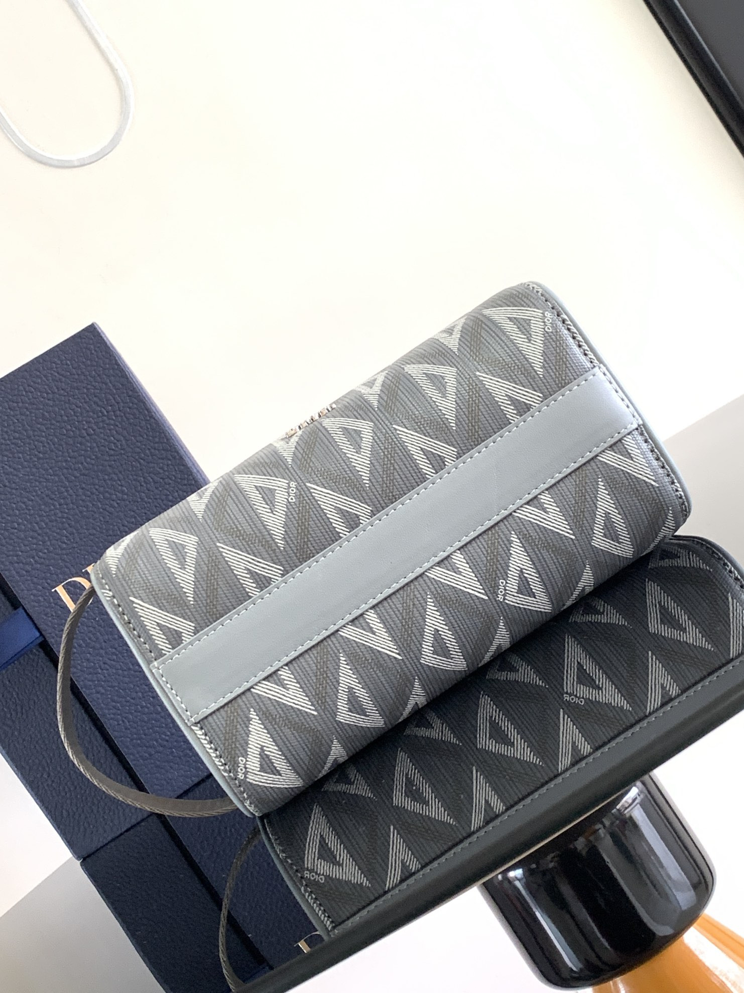 D*or lingot toiletry bag gray mirage technical fabric 8.5 x 5 x 4 inches