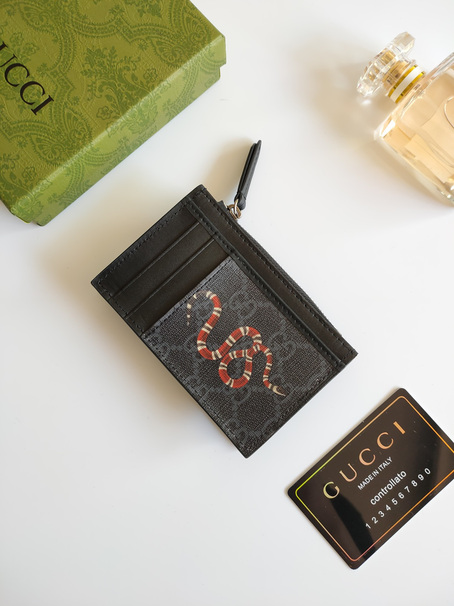 G*u*i gg card case wallet