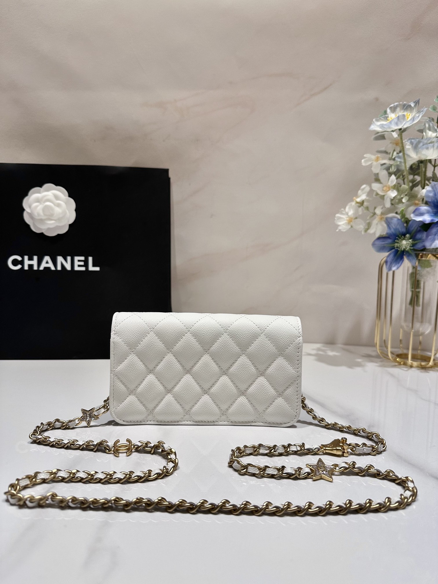 Ch*el classic wallet on chain mini white 6.7 x 3.9 x 1.6 in