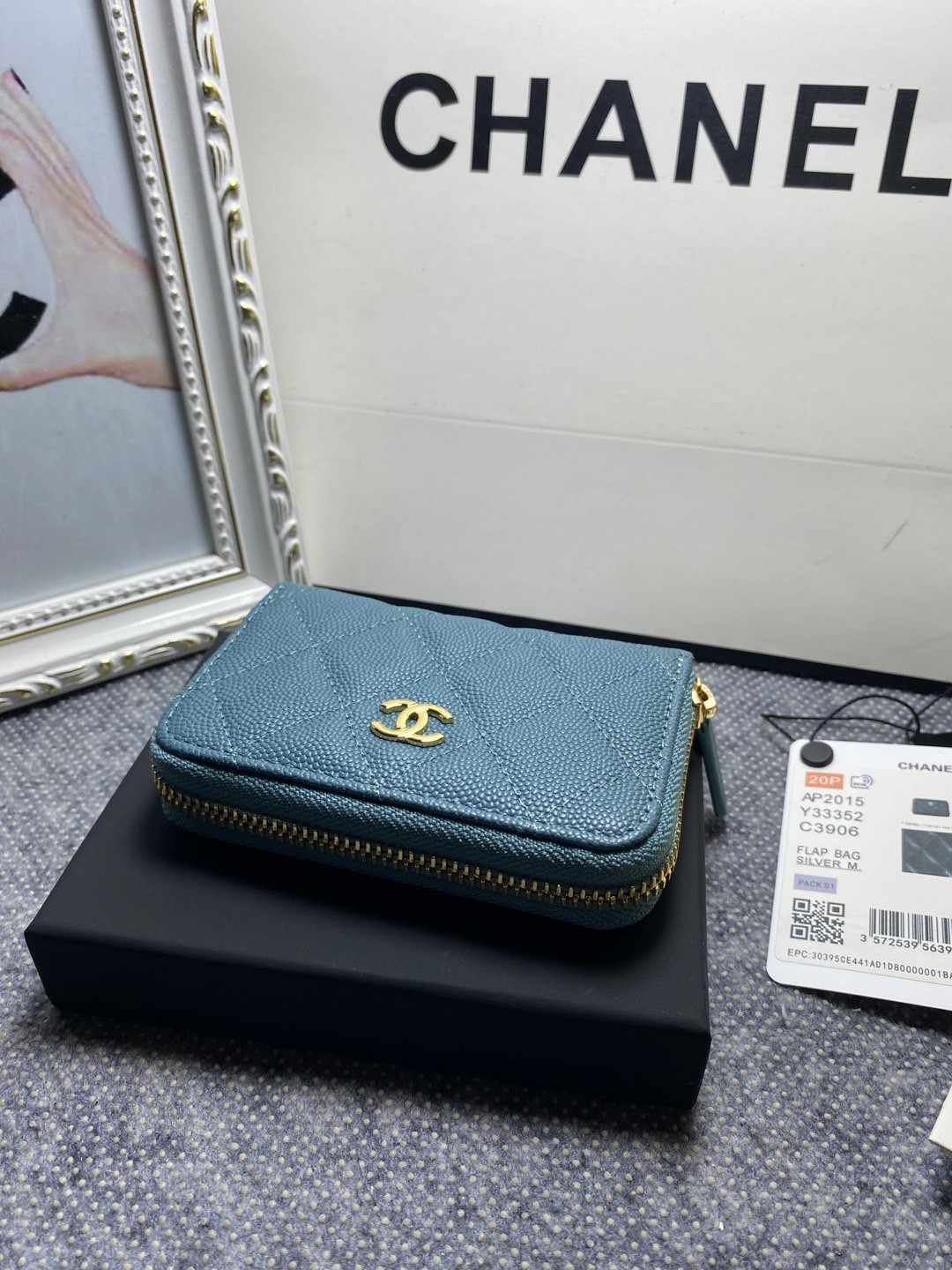 Ch*el zipped coin purse 7.5x 11x 2.5cm
