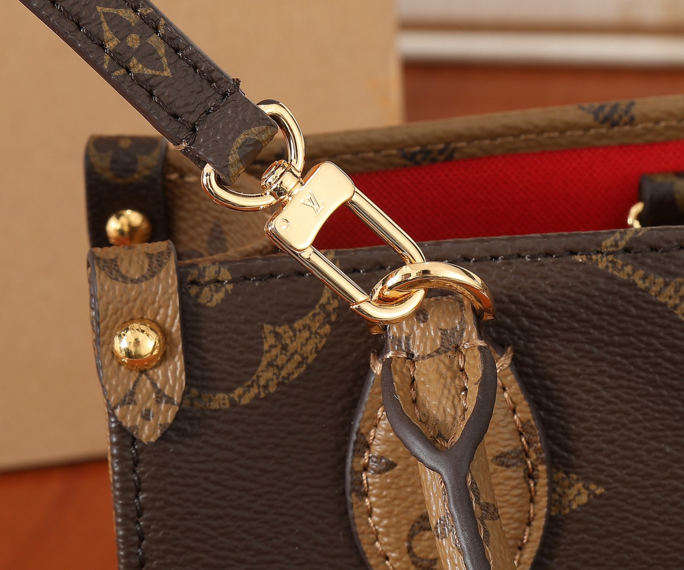 LV OnTheGo BB M46839 7.1 x 5.9 x 3.3 inches