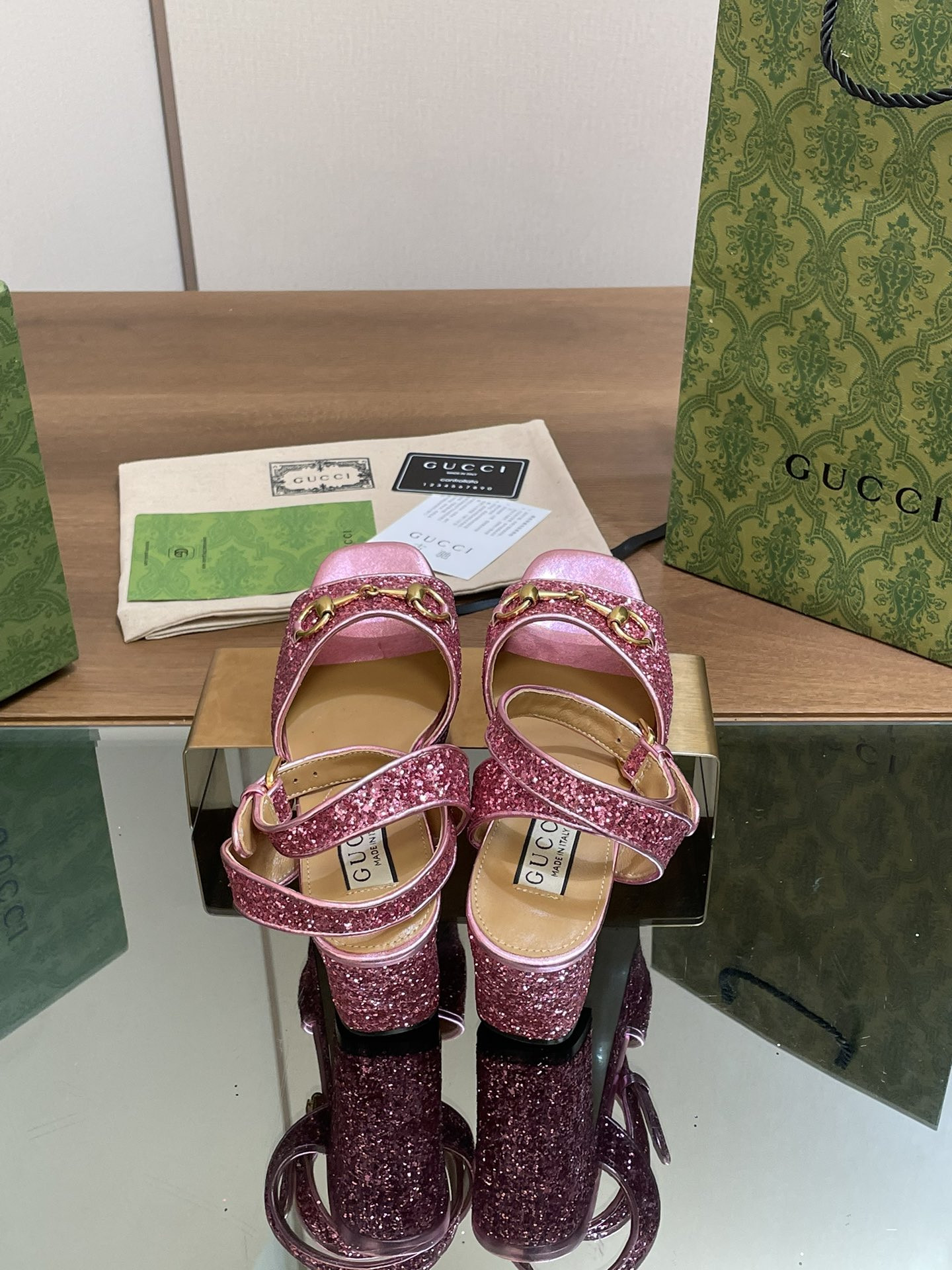 ua G*u*i horsebit platform sandal