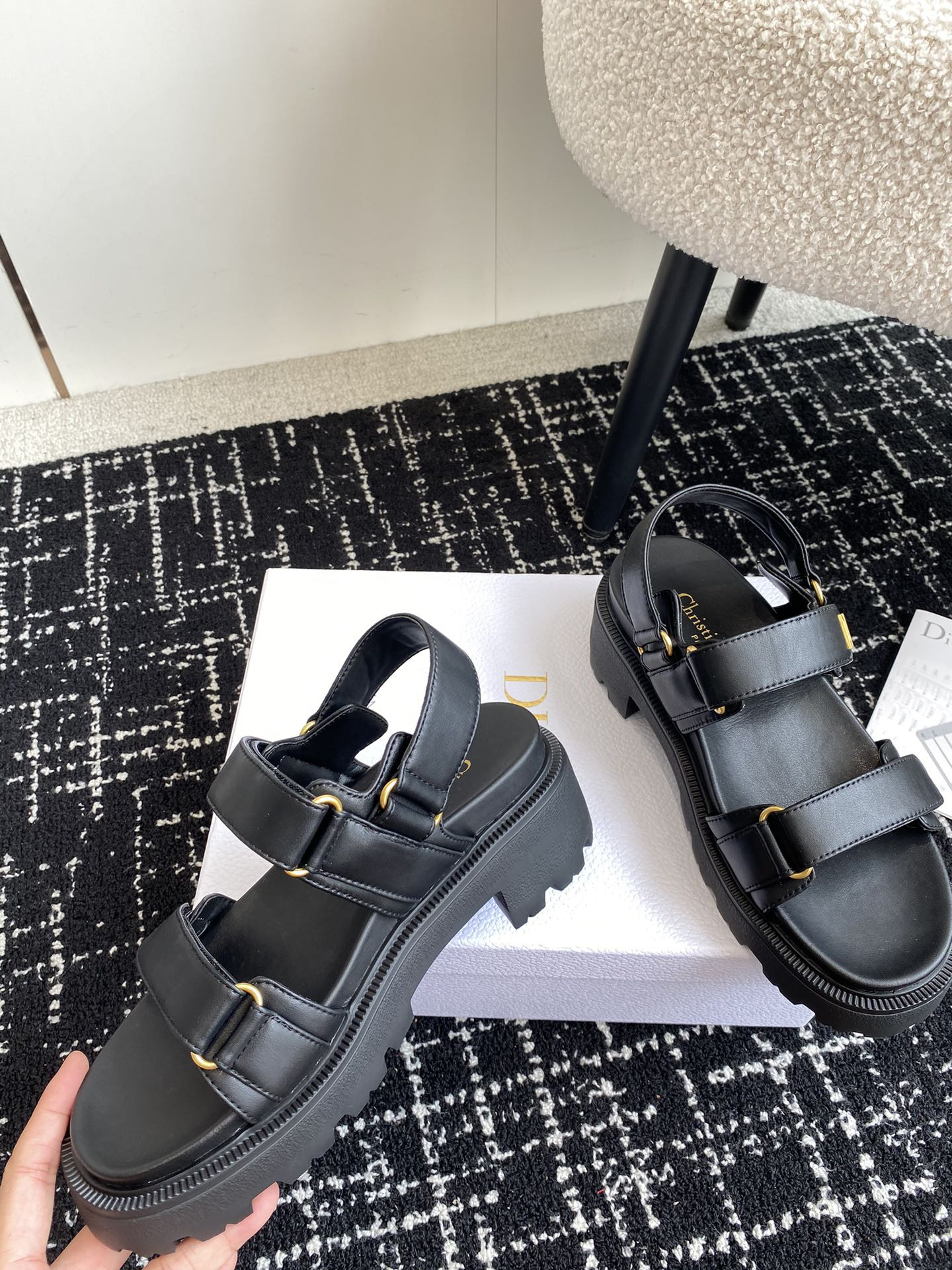ua D*oract platform sandal black