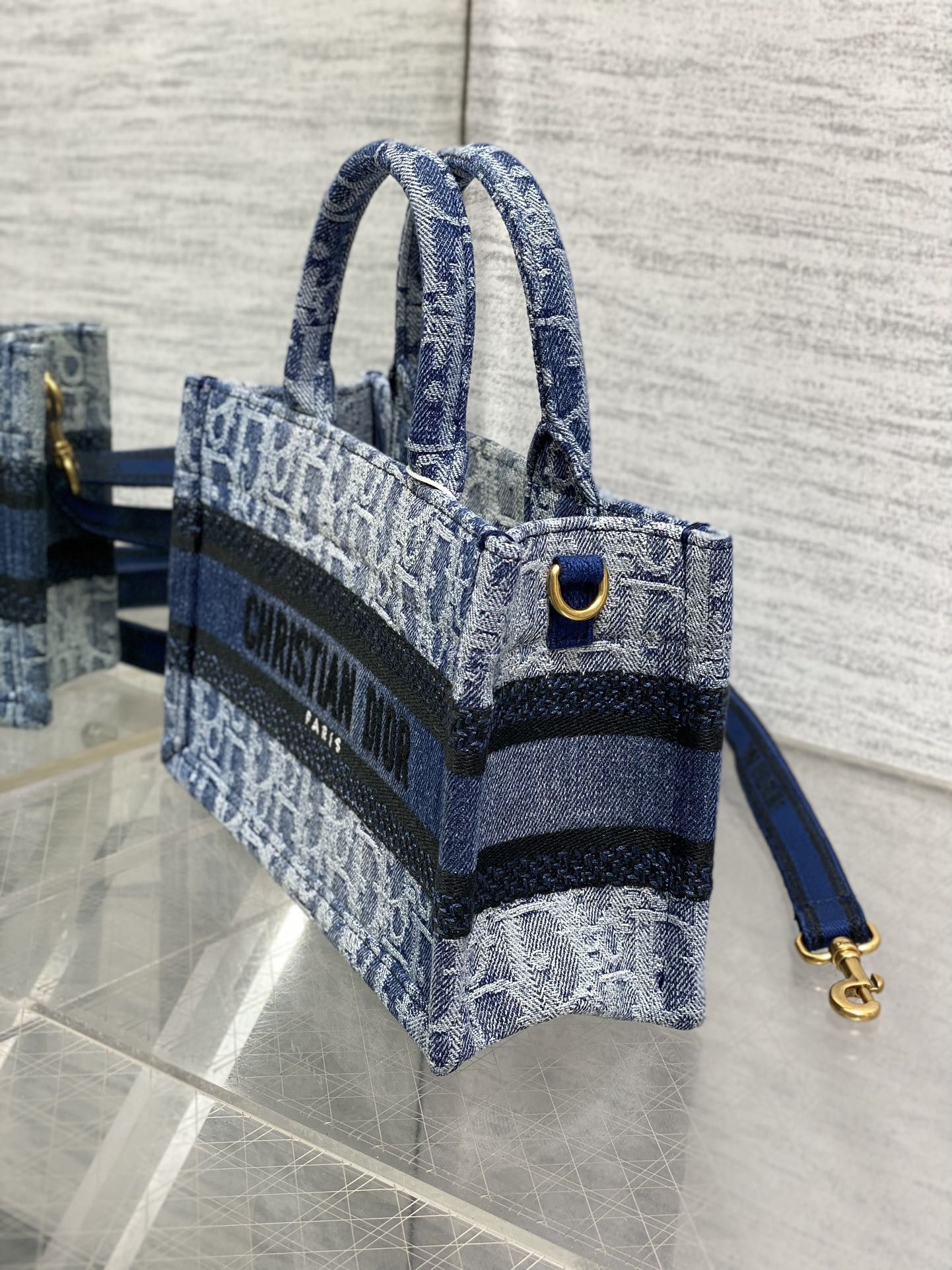 mini D*or book tote blue denim D*or oblique jacquard 21.5 x 13 x 7.5 cm