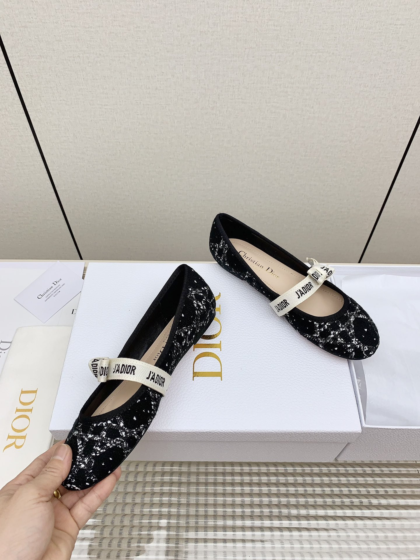 ua D*or ballet flat