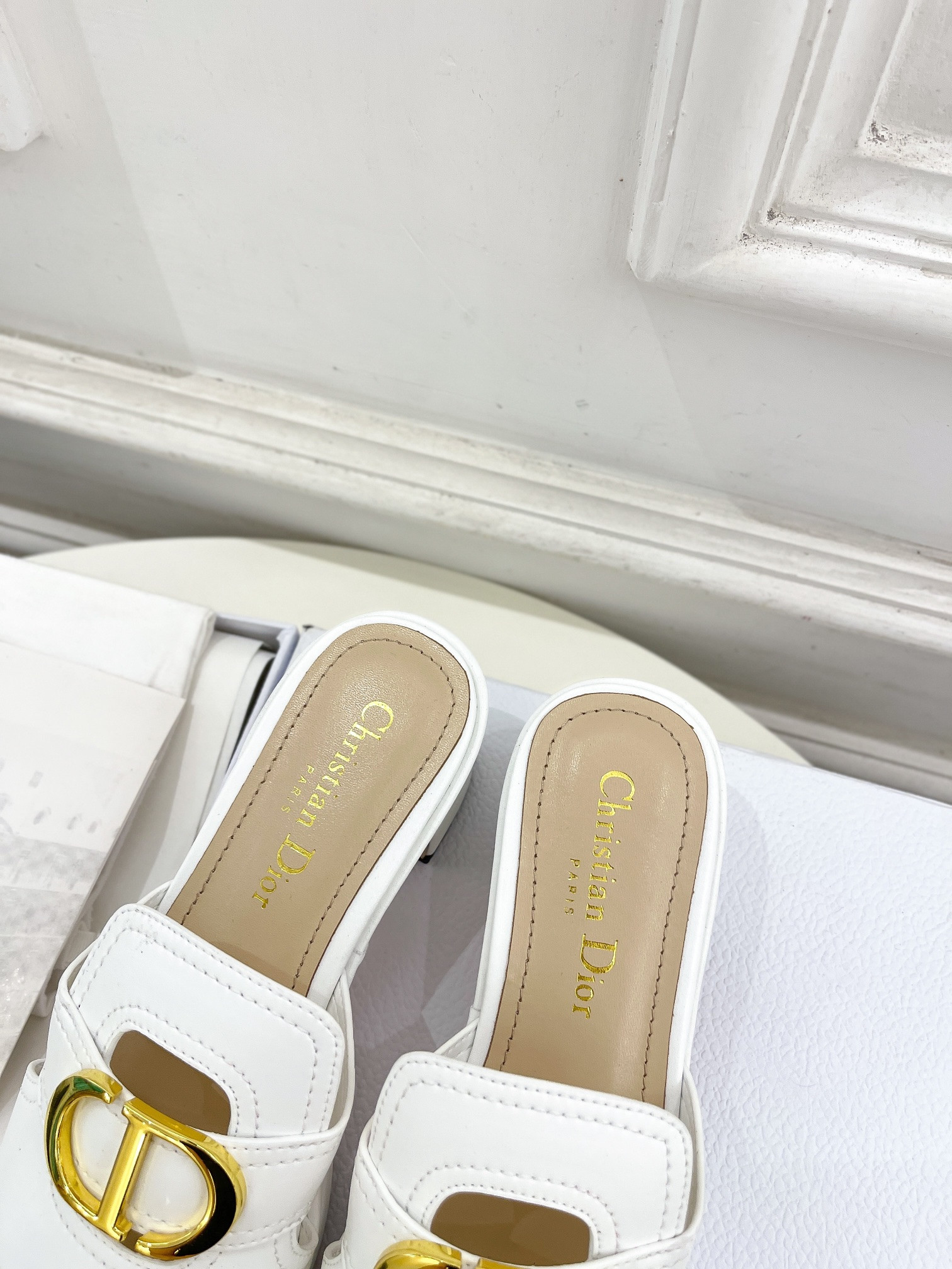 ua D*or 30 montaigne platform slide